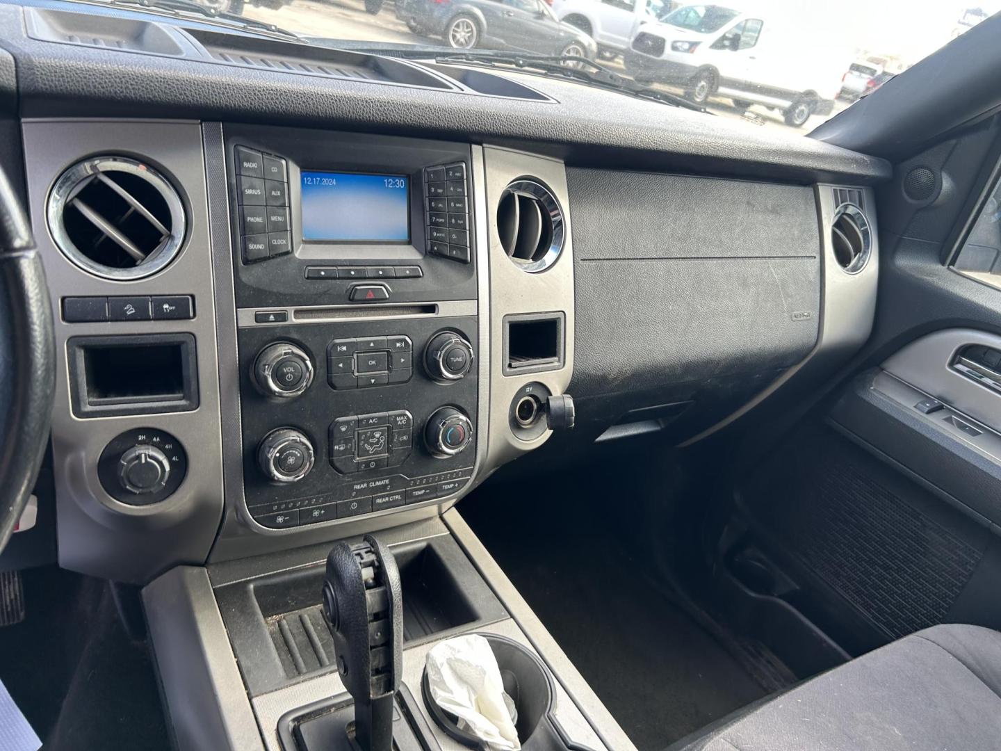 2015 Ford Expedition EL XLT 4WD (1FMJK1JT6FE) with an 3.5L V6 DOHC 24V FFV engine, 6-Speed Automatic transmission, located at 1687 Business 35 S, New Braunfels, TX, 78130, (830) 625-7159, 29.655487, -98.051491 - Photo#10