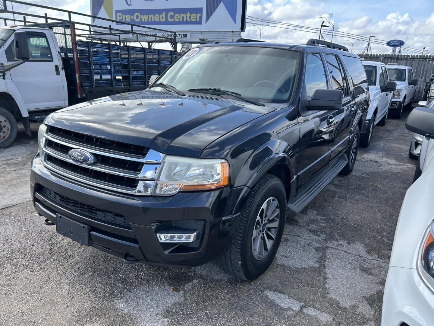2015 Ford Expedition EL XLT 4WD (1FMJK1JT6FE) with an 3.5L V6 DOHC 24V FFV engine, 6-Speed Automatic transmission, located at 1687 Business 35 S, New Braunfels, TX, 78130, (830) 625-7159, 29.655487, -98.051491 - Photo#0