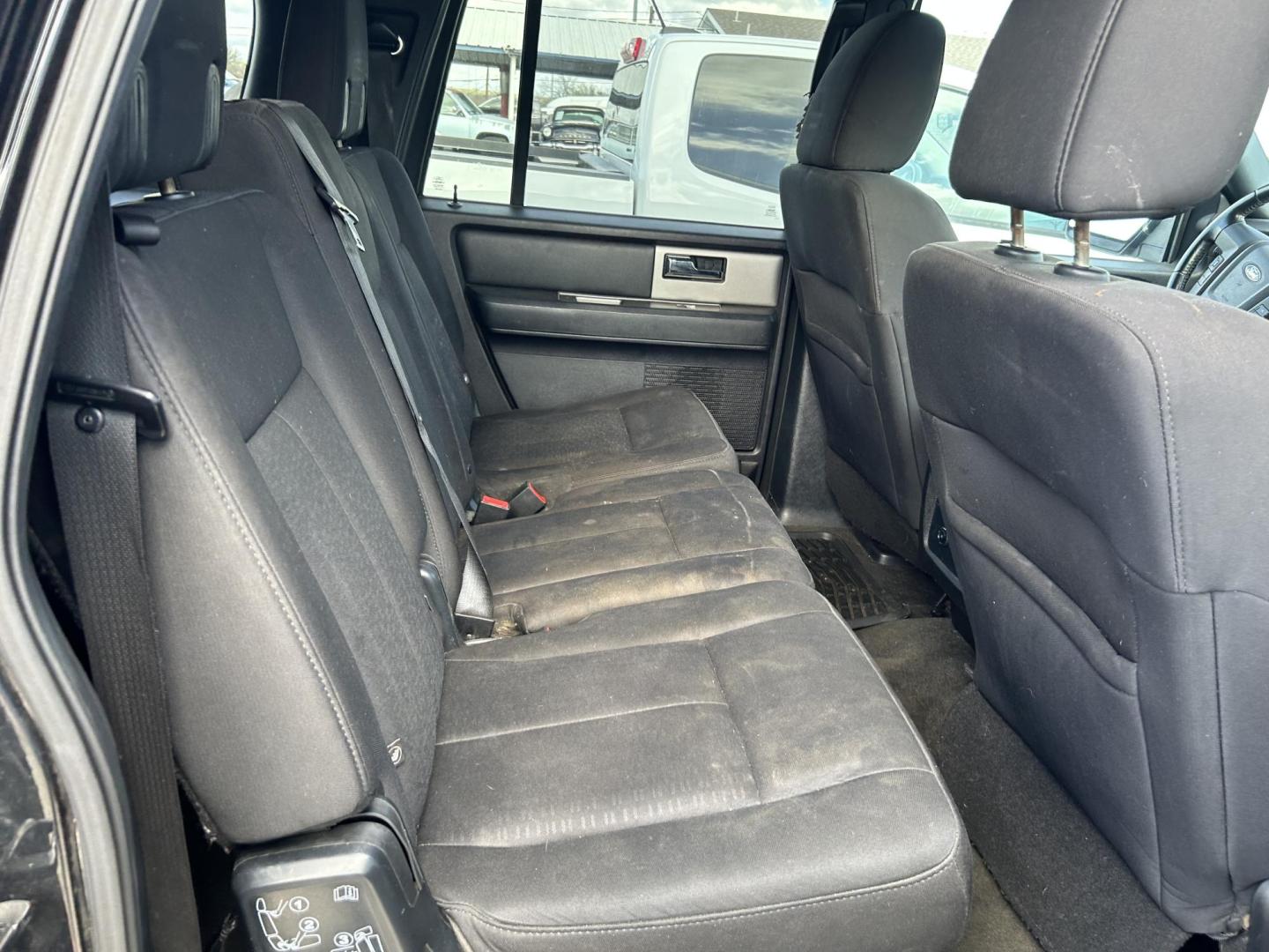 2015 Ford Expedition EL XLT 4WD (1FMJK1JT6FE) with an 3.5L V6 DOHC 24V FFV engine, 6-Speed Automatic transmission, located at 1687 Business 35 S, New Braunfels, TX, 78130, (830) 625-7159, 29.655487, -98.051491 - Photo#6
