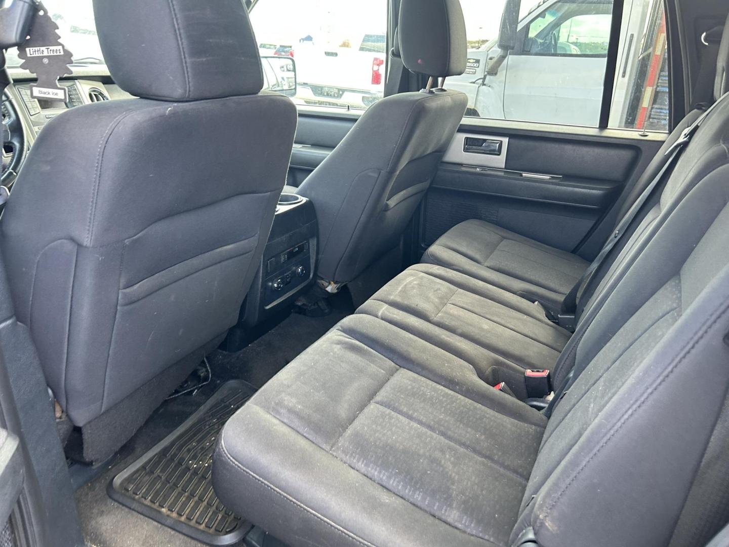 2015 Ford Expedition EL XLT 4WD (1FMJK1JT6FE) with an 3.5L V6 DOHC 24V FFV engine, 6-Speed Automatic transmission, located at 1687 Business 35 S, New Braunfels, TX, 78130, (830) 625-7159, 29.655487, -98.051491 - Photo#7