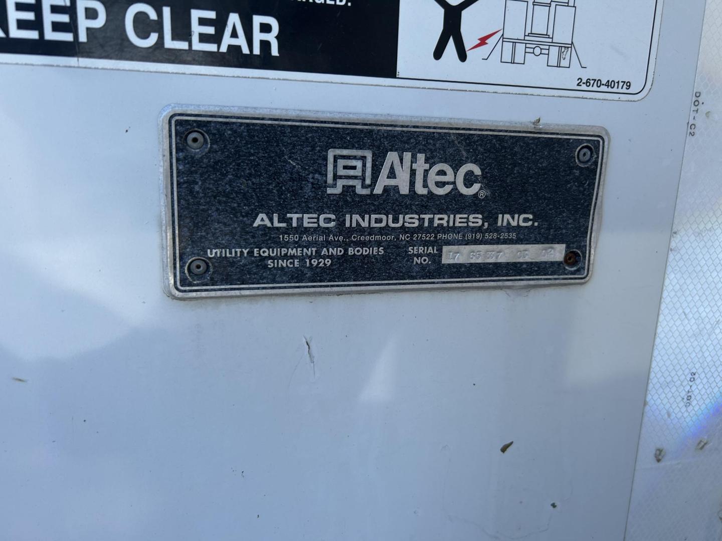 2002 White /Gray Freightliner FL70 - (1FVABTAK82H) with an 7.2L L6 DIESEL engine, located at 1687 Business 35 S, New Braunfels, TX, 78130, (830) 625-7159, 29.655487, -98.051491 - Photo#9