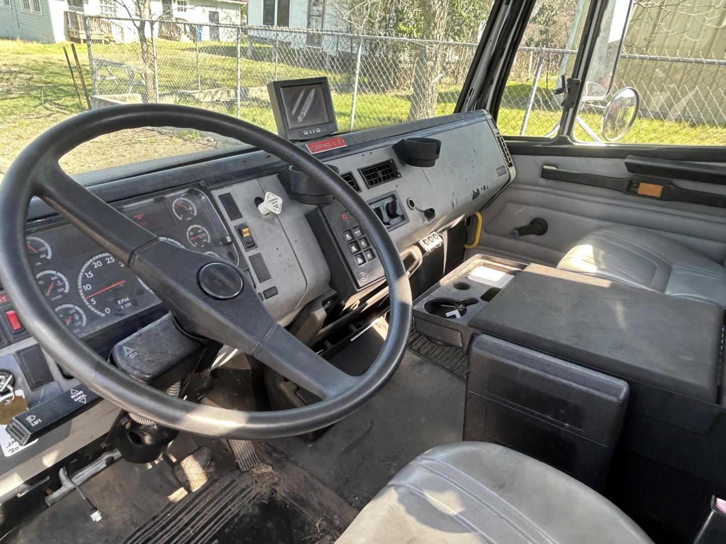 2002 White /Gray Freightliner FL70 - (1FVABTAK82H) with an 7.2L L6 DIESEL engine, located at 1687 Business 35 S, New Braunfels, TX, 78130, (830) 625-7159, 29.655487, -98.051491 - Photo#8