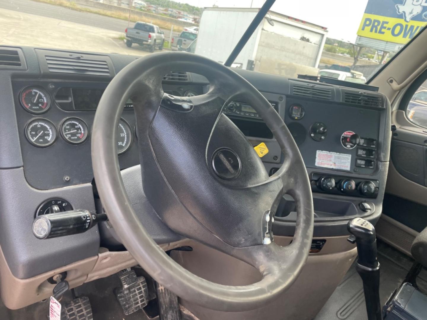 2011 White Freightliner Cascadia 113 - (1FUJGBDVXBL) with an 12.8L L6 DIESEL engine, located at 1687 Business 35 S, New Braunfels, TX, 78130, (830) 625-7159, 29.655487, -98.051491 - Photo#12