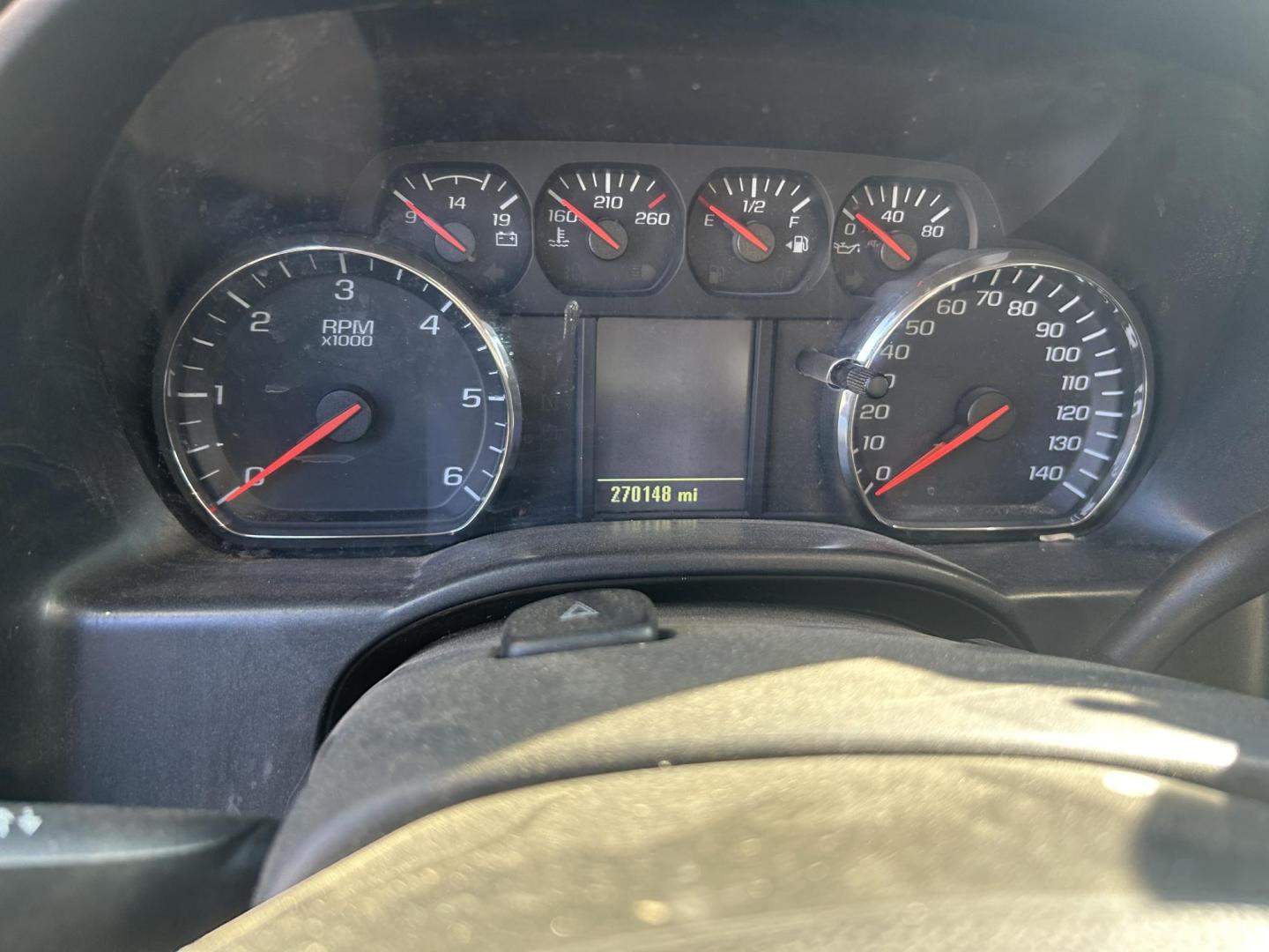 2018 White Chevrolet Silverado 3500HD Work Truck Double Cab Long Box 2WD (1GB5CYCG0JZ) with an 6.0L V8 OHV 16V FFV engine, 6A transmission, located at 1687 Business 35 S, New Braunfels, TX, 78130, (830) 625-7159, 29.655487, -98.051491 - Photo#11