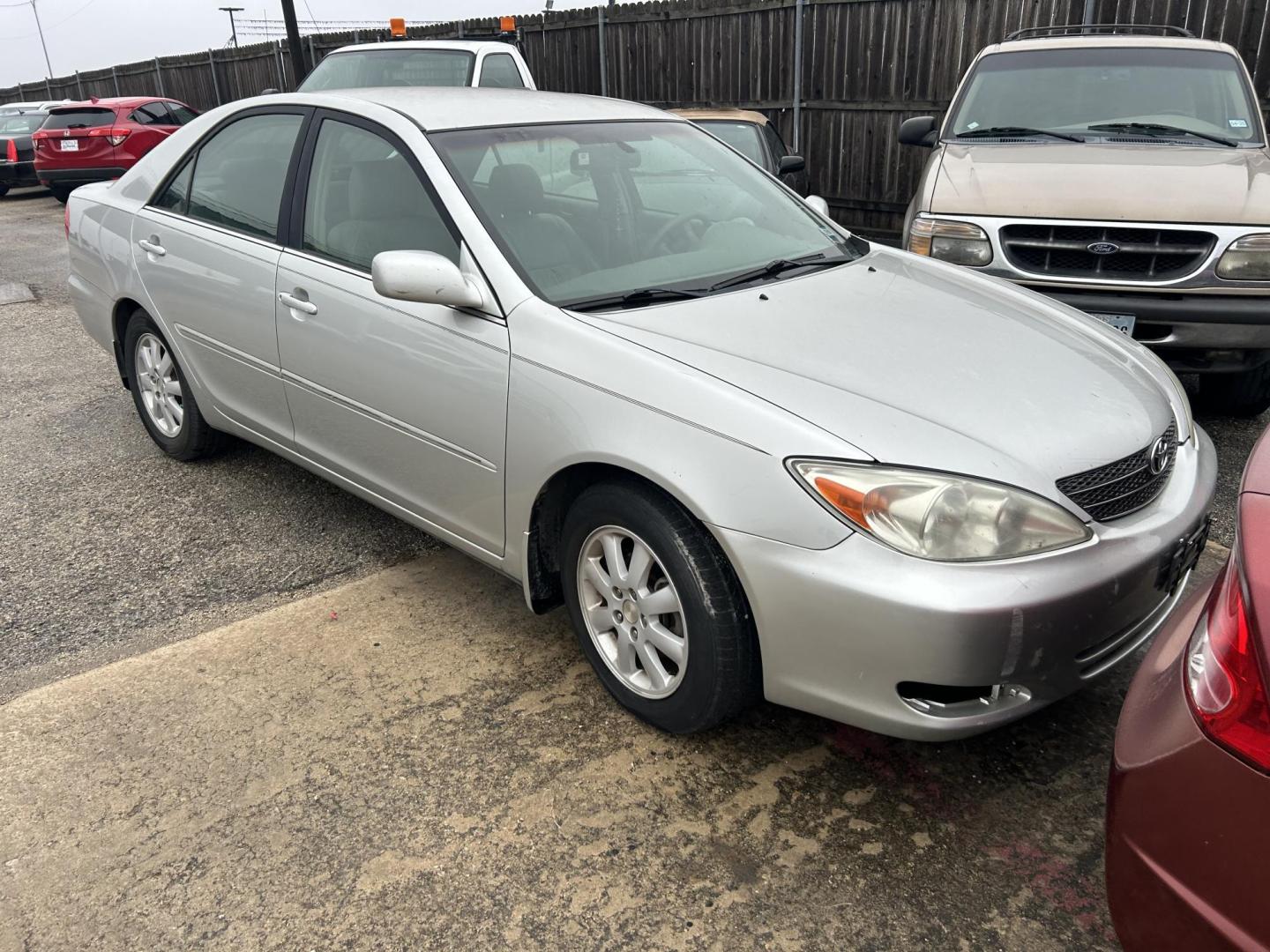 2003 Silver Toyota Camry LE (4T1BE32K73U) with an 2.4L L4 DOHC 16V engine, located at 1687 Business 35 S, New Braunfels, TX, 78130, (830) 625-7159, 29.655487, -98.051491 - Photo#1
