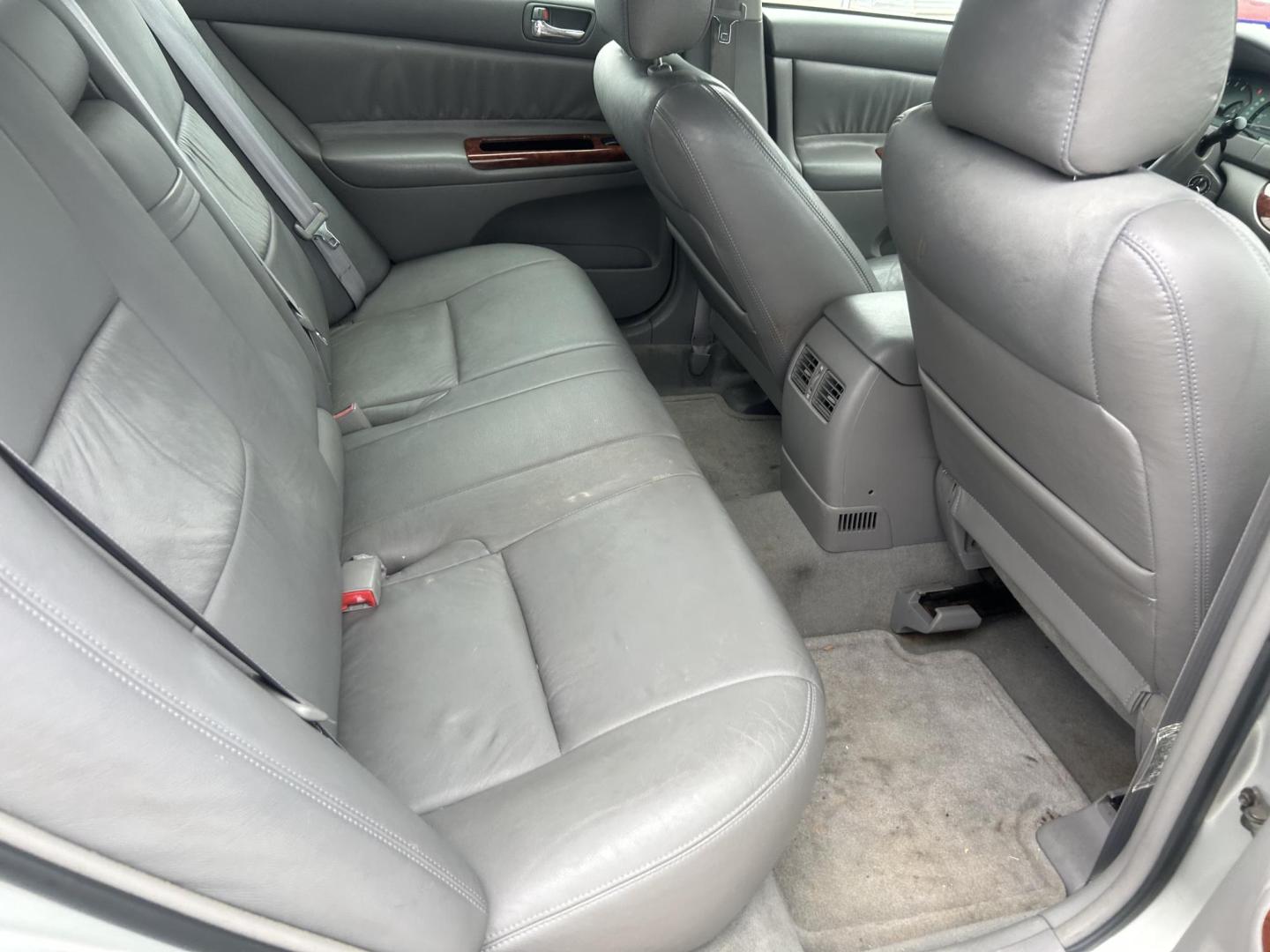2003 Silver Toyota Camry LE (4T1BE32K73U) with an 2.4L L4 DOHC 16V engine, located at 1687 Business 35 S, New Braunfels, TX, 78130, (830) 625-7159, 29.655487, -98.051491 - Photo#5