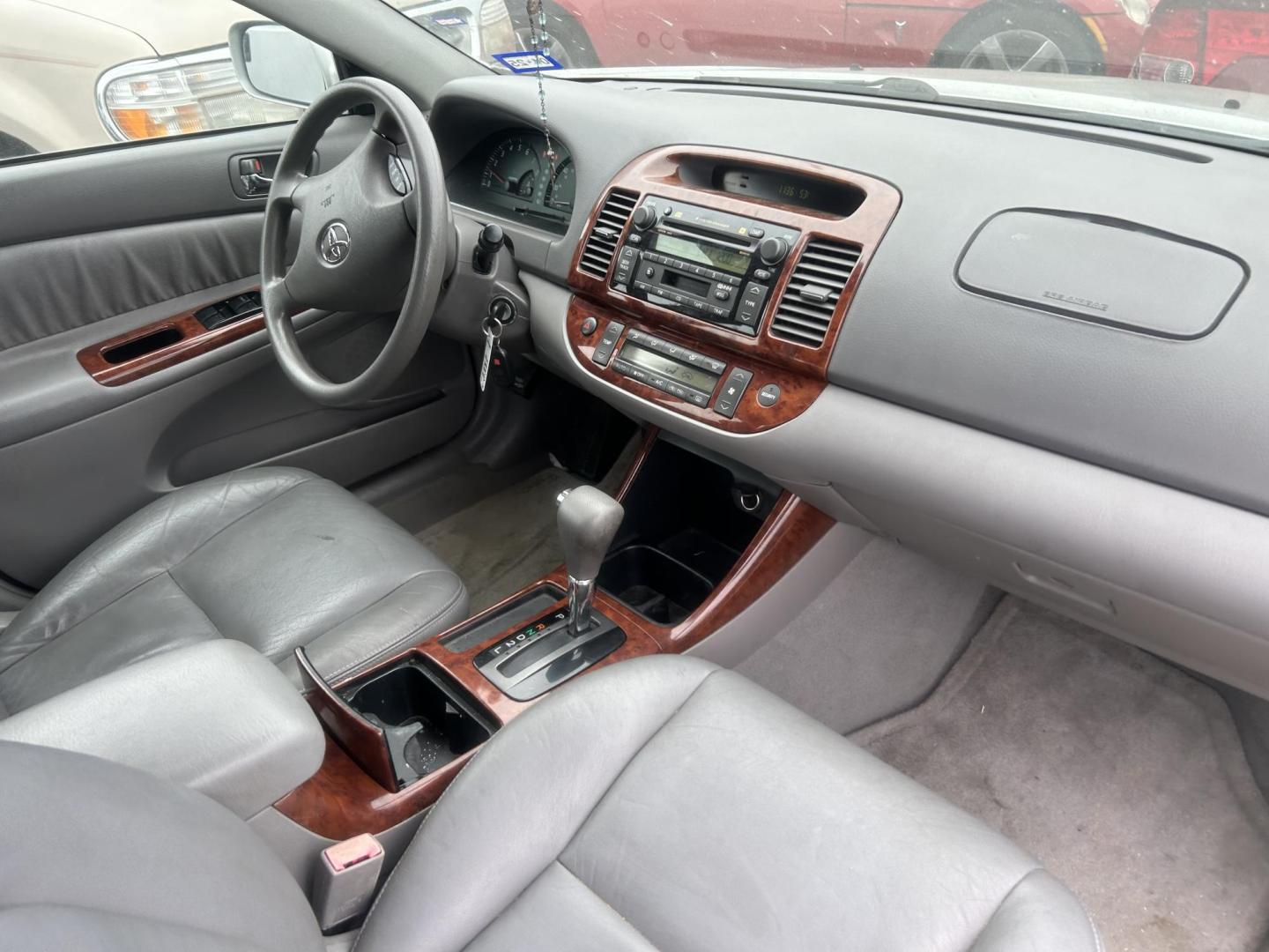 2003 Silver Toyota Camry LE (4T1BE32K73U) with an 2.4L L4 DOHC 16V engine, located at 1687 Business 35 S, New Braunfels, TX, 78130, (830) 625-7159, 29.655487, -98.051491 - Photo#7