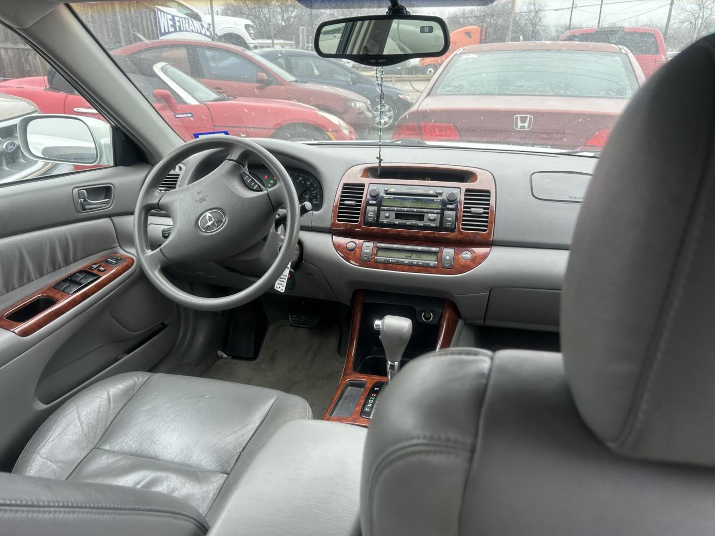 2003 Silver Toyota Camry LE (4T1BE32K73U) with an 2.4L L4 DOHC 16V engine, located at 1687 Business 35 S, New Braunfels, TX, 78130, (830) 625-7159, 29.655487, -98.051491 - Photo#8