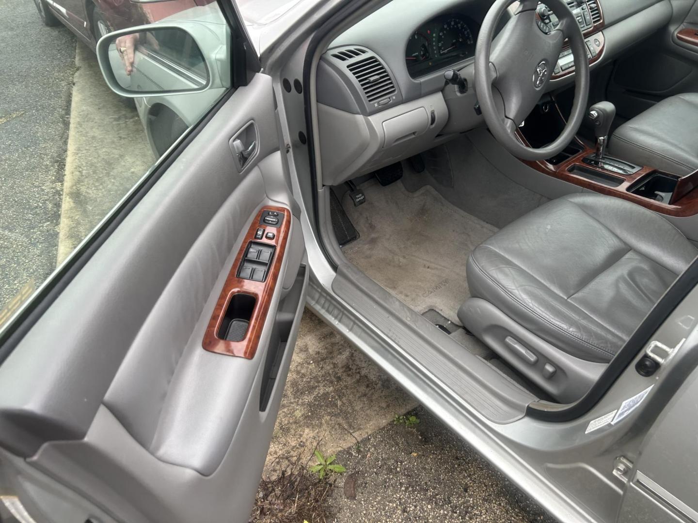 2003 Silver Toyota Camry LE (4T1BE32K73U) with an 2.4L L4 DOHC 16V engine, located at 1687 Business 35 S, New Braunfels, TX, 78130, (830) 625-7159, 29.655487, -98.051491 - Photo#2