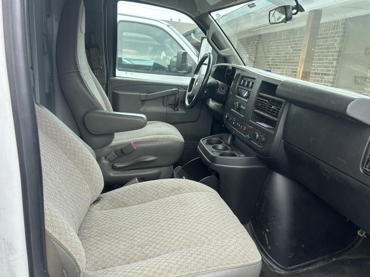 2019 White Chevrolet Express G3500 139" (1GB0GRFG9K1) with an 6.0L V8 OHV 16V FFV engine, 6A transmission, located at 1687 Business 35 S, New Braunfels, TX, 78130, (830) 625-7159, 29.655487, -98.051491 - Photo#1