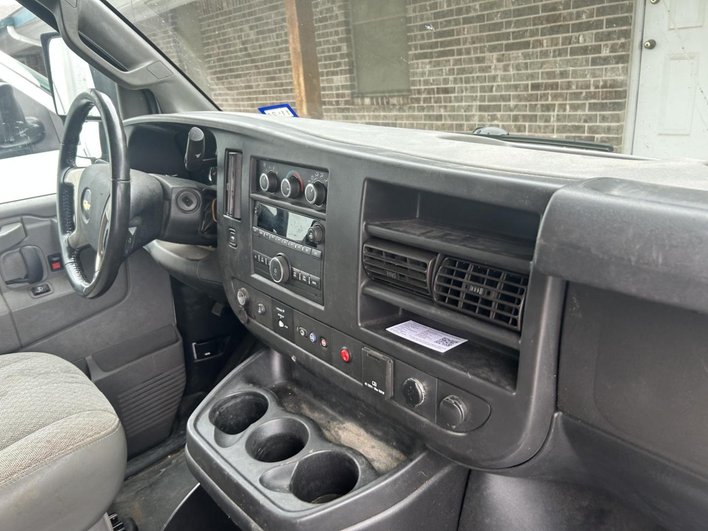 2019 White Chevrolet Express G3500 139" (1GB0GRFG9K1) with an 6.0L V8 OHV 16V FFV engine, 6A transmission, located at 1687 Business 35 S, New Braunfels, TX, 78130, (830) 625-7159, 29.655487, -98.051491 - Photo#2