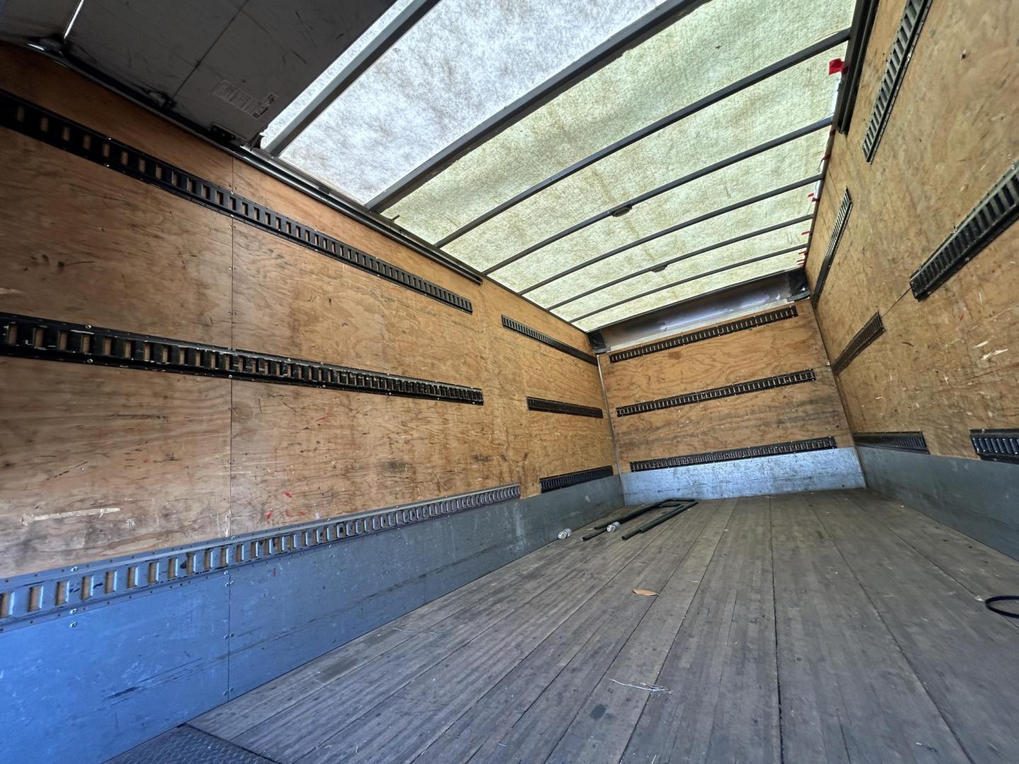 2020 Black Isuzu NQR - (JALE5W164L7) with an 5.2L L6 DIESEL engine, located at 1687 Business 35 S, New Braunfels, TX, 78130, (830) 625-7159, 29.655487, -98.051491 - Photo#8