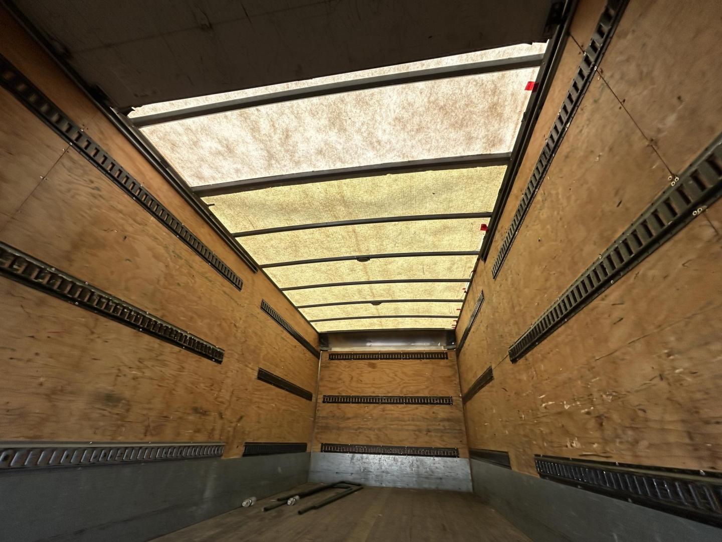 2020 Black Isuzu NQR - (JALE5W164L7) with an 5.2L L6 DIESEL engine, located at 1687 Business 35 S, New Braunfels, TX, 78130, (830) 625-7159, 29.655487, -98.051491 - Photo#9