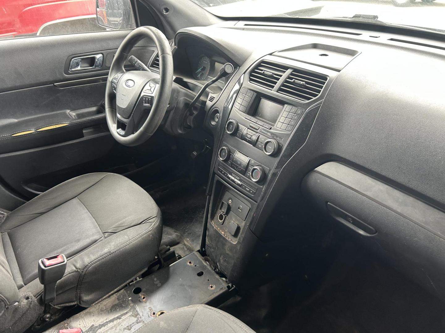 2019 Black Ford Explorer Police 4WD (1FM5K8AR7KG) with an 3.7L V6 DOHC 24V engine, 6A transmission, located at 1687 Business 35 S, New Braunfels, TX, 78130, (830) 625-7159, 29.655487, -98.051491 - Photo#8