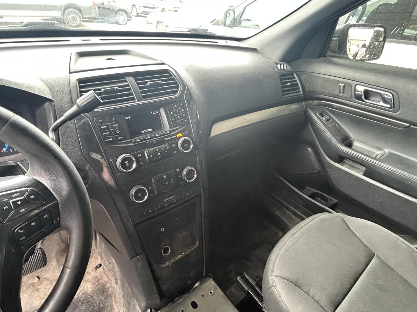2019 Black Ford Explorer Police 4WD (1FM5K8AR7KG) with an 3.7L V6 DOHC 24V engine, 6A transmission, located at 1687 Business 35 S, New Braunfels, TX, 78130, (830) 625-7159, 29.655487, -98.051491 - Photo#9