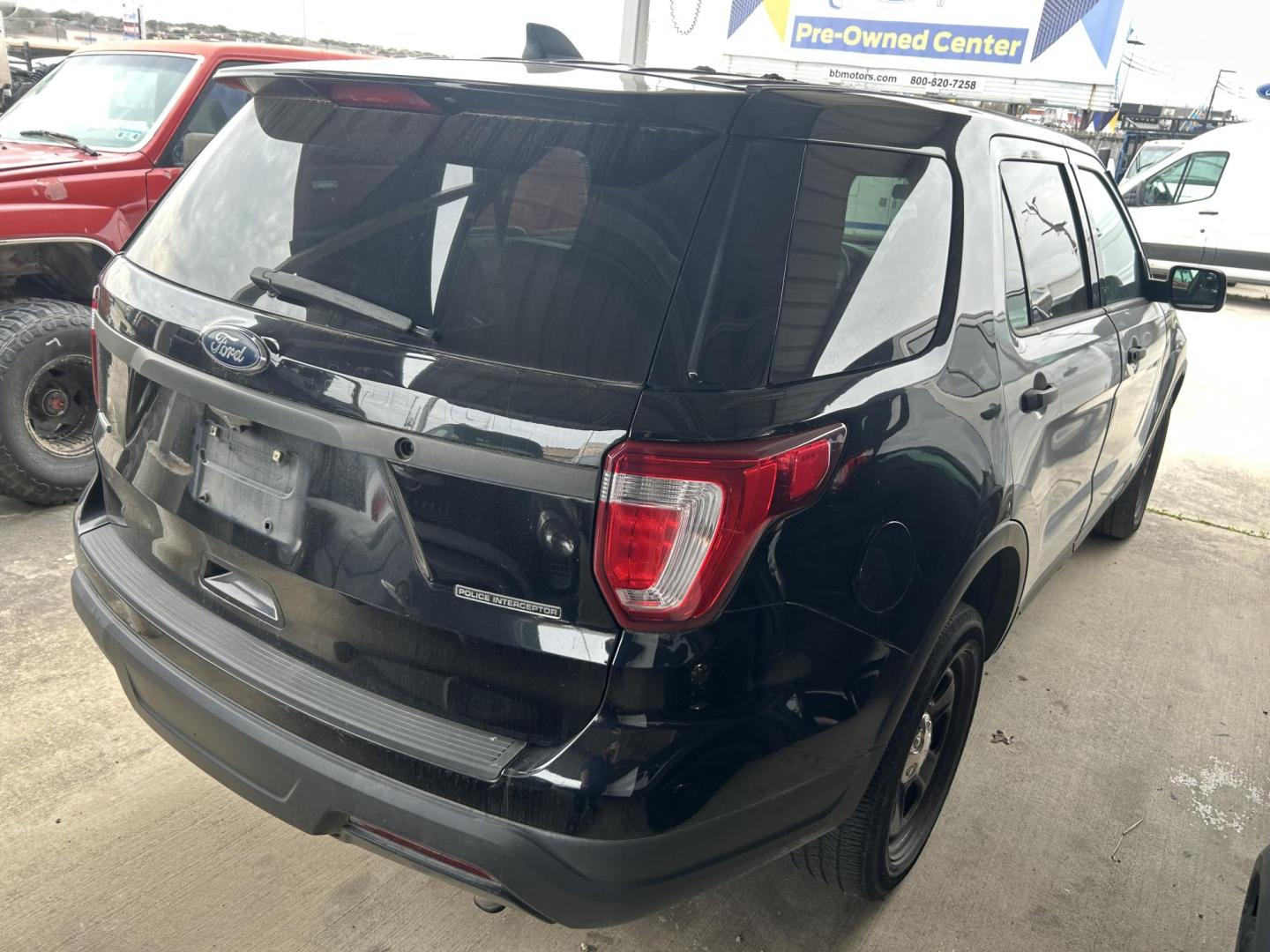 2019 Black Ford Explorer Police 4WD (1FM5K8AR7KG) with an 3.7L V6 DOHC 24V engine, 6A transmission, located at 1687 Business 35 S, New Braunfels, TX, 78130, (830) 625-7159, 29.655487, -98.051491 - Photo#2