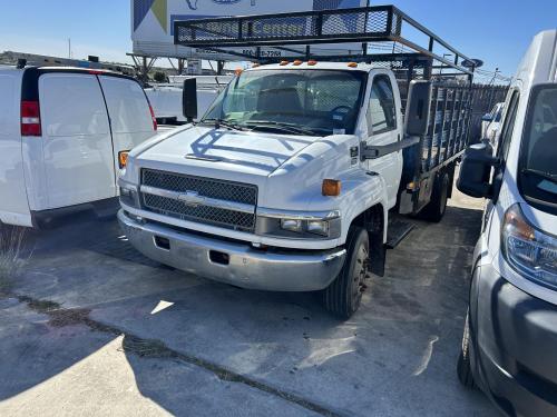 2006 Chevrolet C5C042 - Stake Bed W/Lift Gate
