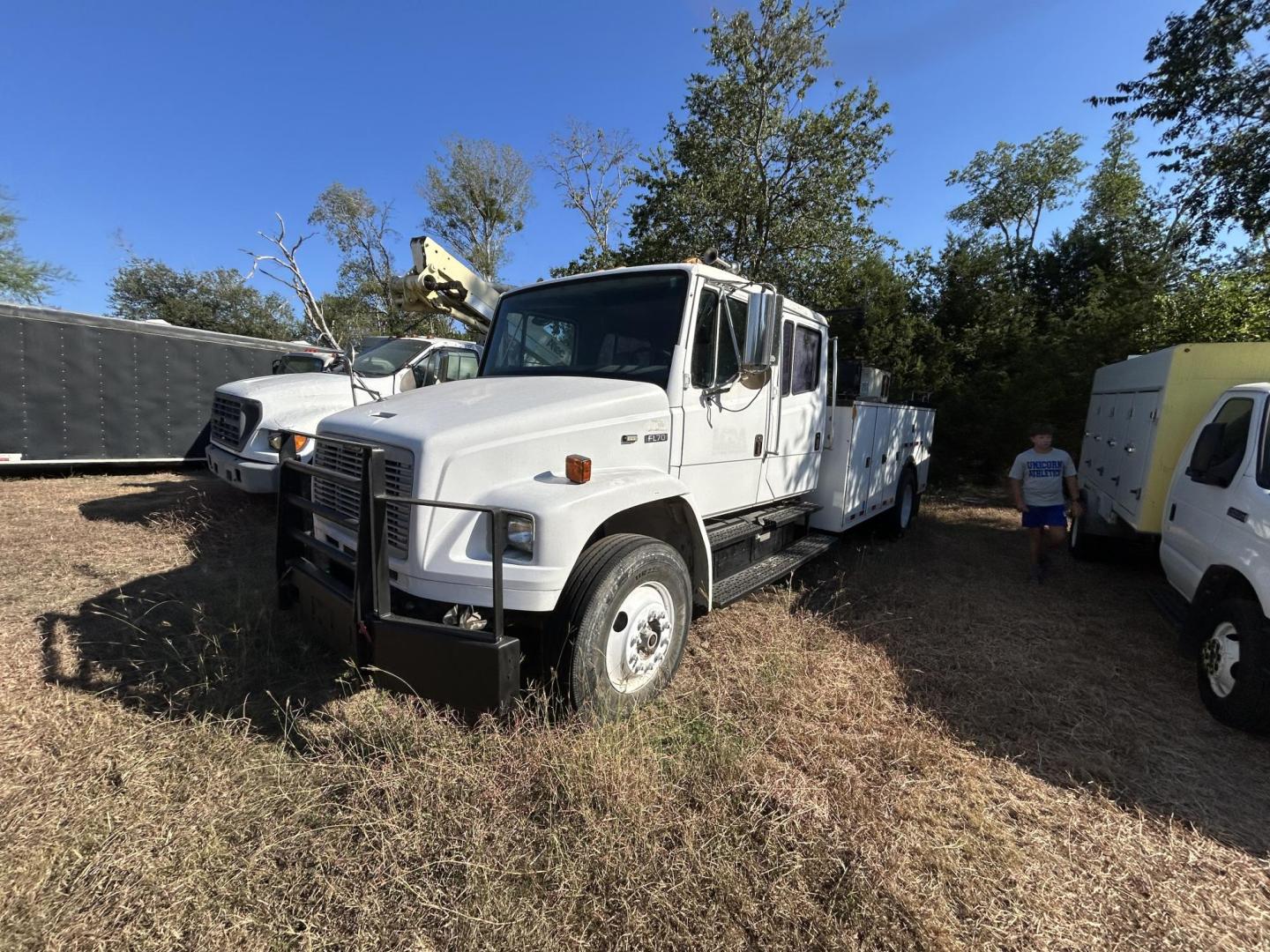 2002 White Freightliner FL70 - (1FVABTBS52D) with an 8.3L L6 DIESEL engine, located at 1687 Business 35 S, New Braunfels, TX, 78130, (830) 625-7159, 29.655487, -98.051491 - Photo#0