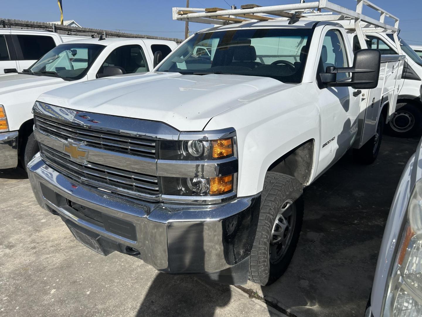 2016 White Chevrolet Silverado 2500HD Work Truck Long Box 2WD (1GB0CUEG1GZ) with an 6.0L V8 OHV 16V FFV engine, 6A transmission, located at 1687 Business 35 S, New Braunfels, TX, 78130, (830) 625-7159, 29.655487, -98.051491 - Photo#0