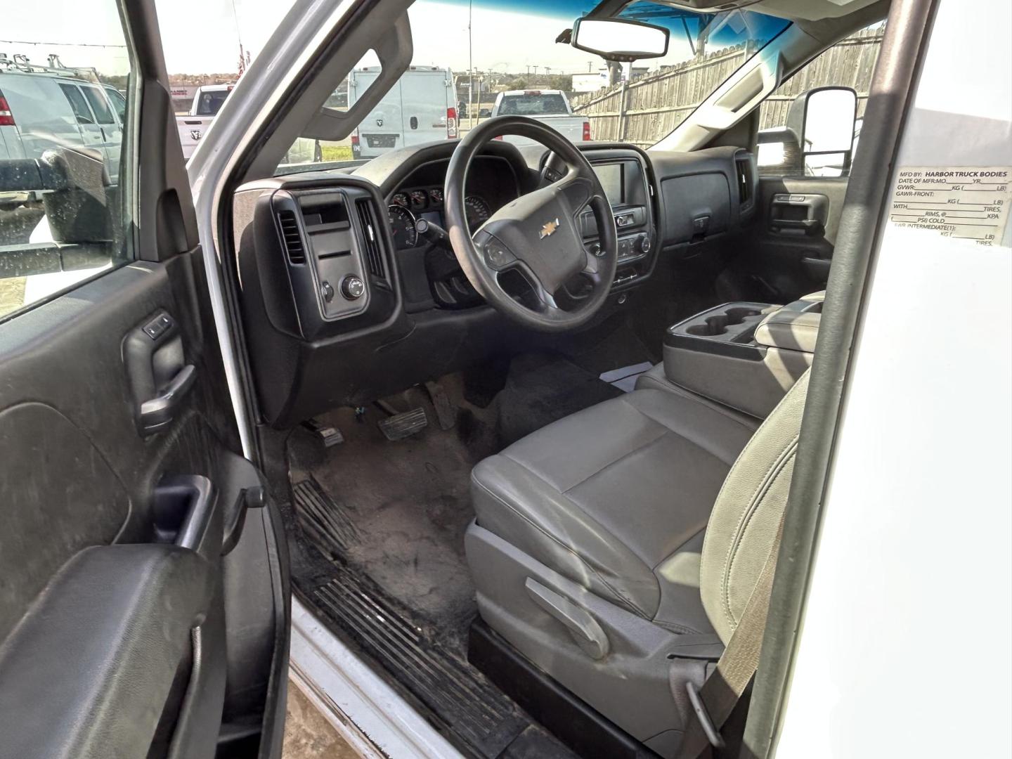 2016 White Chevrolet Silverado 2500HD Work Truck Long Box 2WD (1GB0CUEG1GZ) with an 6.0L V8 OHV 16V FFV engine, 6A transmission, located at 1687 Business 35 S, New Braunfels, TX, 78130, (830) 625-7159, 29.655487, -98.051491 - Photo#4