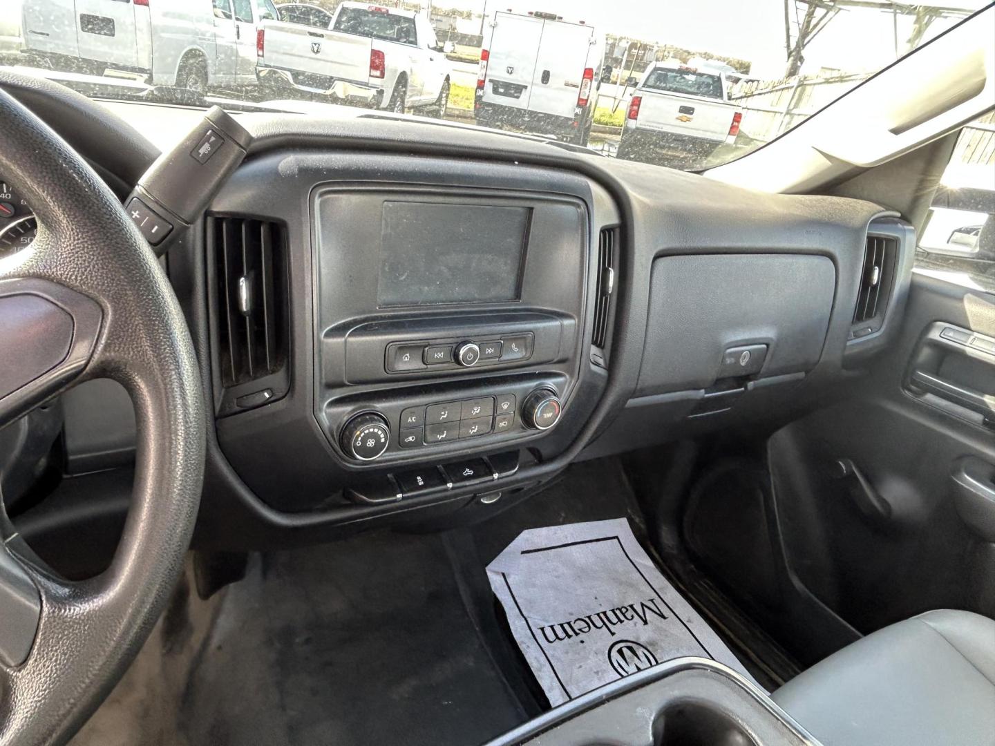 2016 White Chevrolet Silverado 2500HD Work Truck Long Box 2WD (1GB0CUEG1GZ) with an 6.0L V8 OHV 16V FFV engine, 6A transmission, located at 1687 Business 35 S, New Braunfels, TX, 78130, (830) 625-7159, 29.655487, -98.051491 - Photo#8