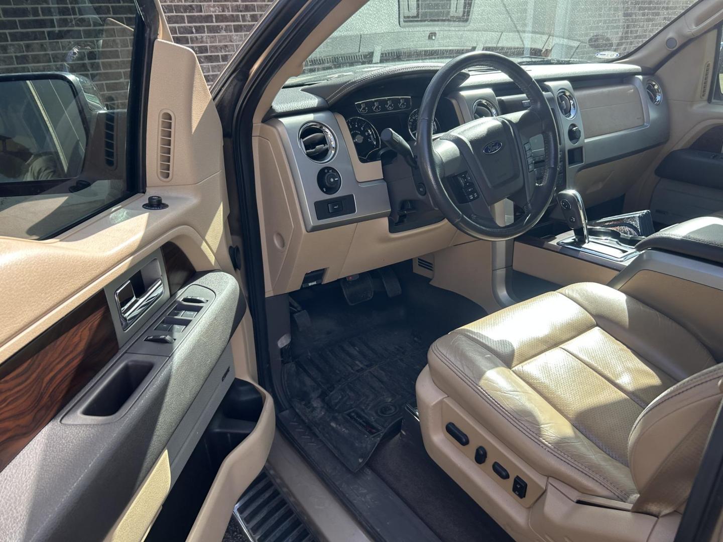 2012 Tan /Tan Ford F-150 FX2 SuperCrew 5.5-ft. Bed 2WD (1FTFW1CF2CK) with an 5.0L V8 engine, 6-Speed Automatic transmission, located at 1687 Business 35 S, New Braunfels, TX, 78130, (830) 625-7159, 29.655487, -98.051491 - Photo#11