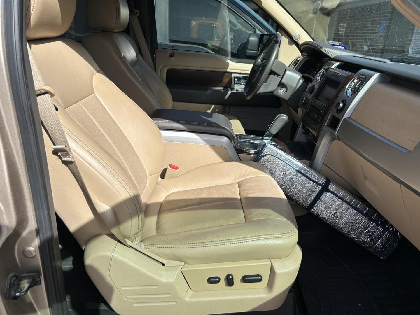 2012 Tan /Tan Ford F-150 FX2 SuperCrew 5.5-ft. Bed 2WD (1FTFW1CF2CK) with an 5.0L V8 engine, 6-Speed Automatic transmission, located at 1687 Business 35 S, New Braunfels, TX, 78130, (830) 625-7159, 29.655487, -98.051491 - Photo#2