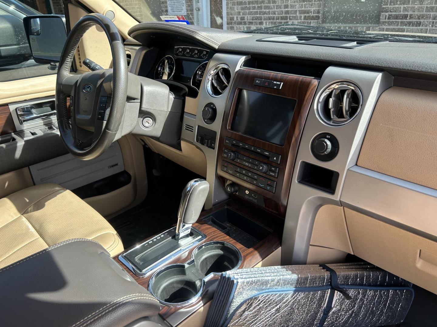 2012 Tan /Tan Ford F-150 FX2 SuperCrew 5.5-ft. Bed 2WD (1FTFW1CF2CK) with an 5.0L V8 engine, 6-Speed Automatic transmission, located at 1687 Business 35 S, New Braunfels, TX, 78130, (830) 625-7159, 29.655487, -98.051491 - Photo#3