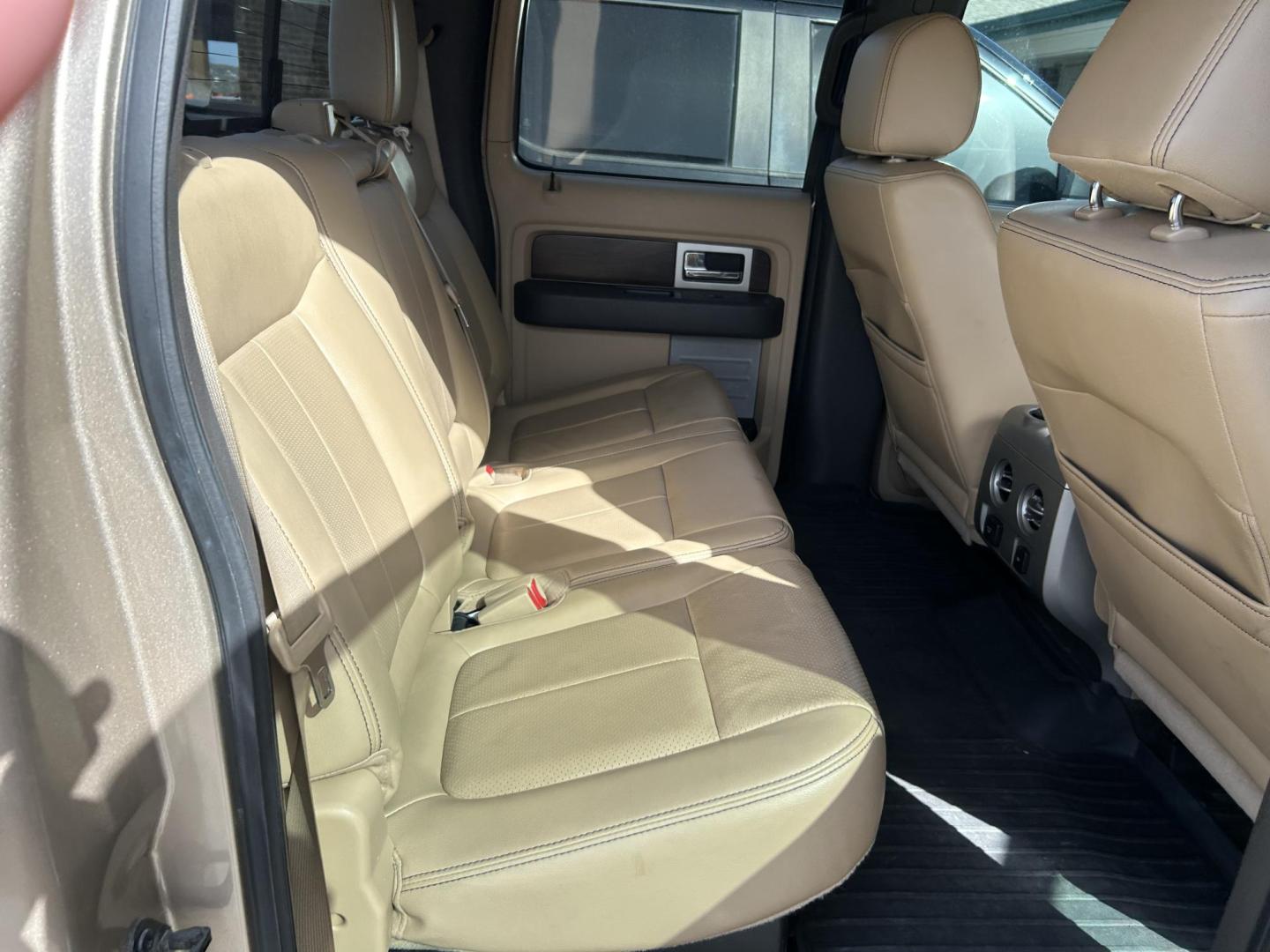 2012 Tan /Tan Ford F-150 FX2 SuperCrew 5.5-ft. Bed 2WD (1FTFW1CF2CK) with an 5.0L V8 engine, 6-Speed Automatic transmission, located at 1687 Business 35 S, New Braunfels, TX, 78130, (830) 625-7159, 29.655487, -98.051491 - Photo#4