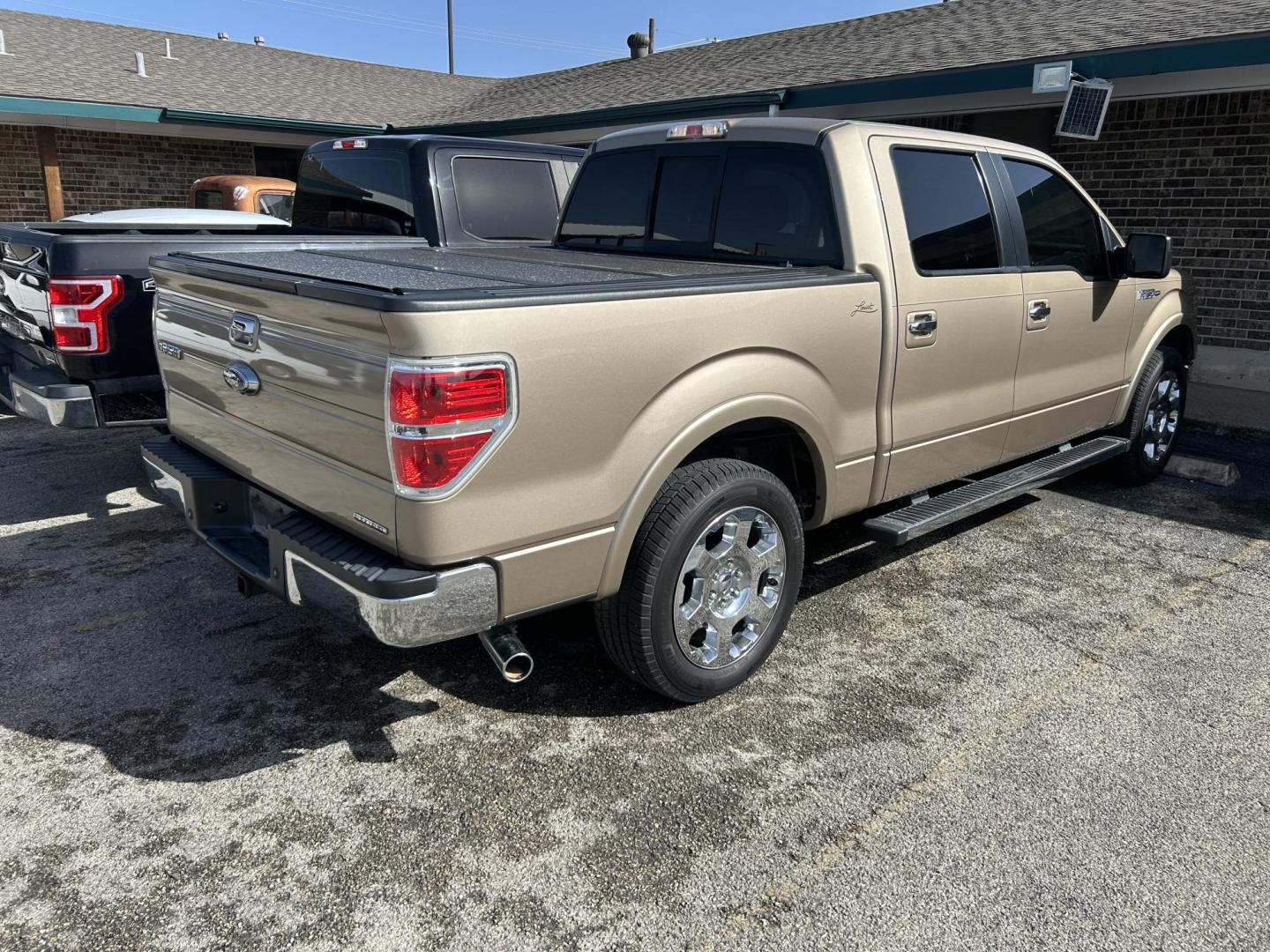 2012 Tan /Tan Ford F-150 FX2 SuperCrew 5.5-ft. Bed 2WD (1FTFW1CF2CK) with an 5.0L V8 engine, 6-Speed Automatic transmission, located at 1687 Business 35 S, New Braunfels, TX, 78130, (830) 625-7159, 29.655487, -98.051491 - Photo#7
