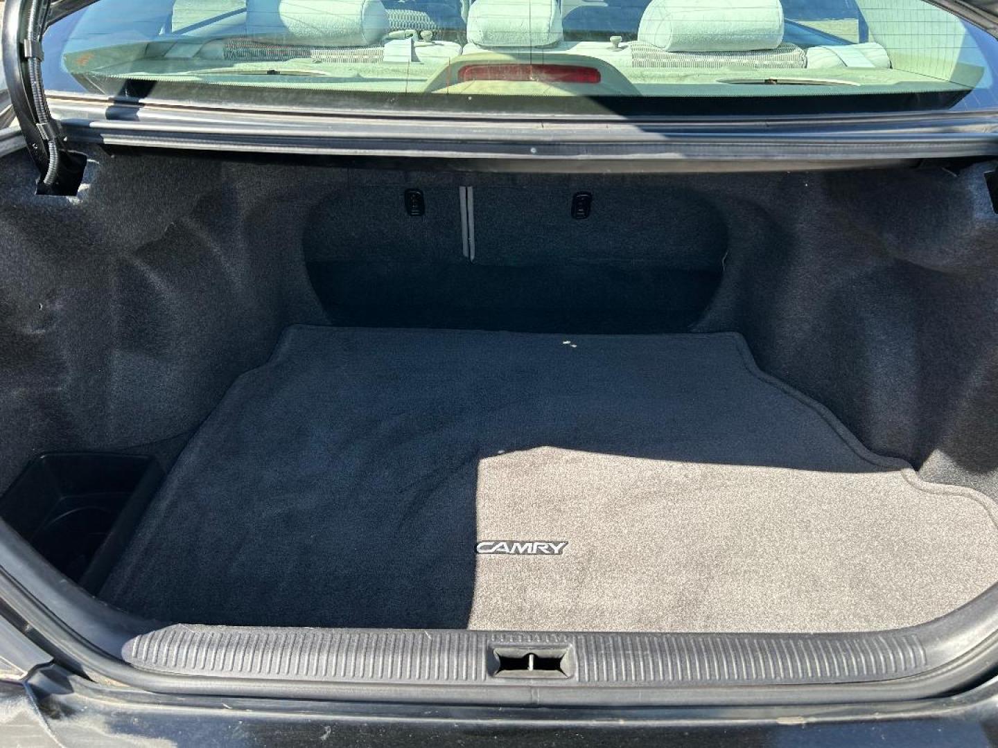 2005 Black /Gray Toyota Camry LE (4T1BE32K65U) with an 2.4L L4 DOHC 16V engine, located at 1687 Business 35 S, New Braunfels, TX, 78130, (830) 625-7159, 29.655487, -98.051491 - Photo#14