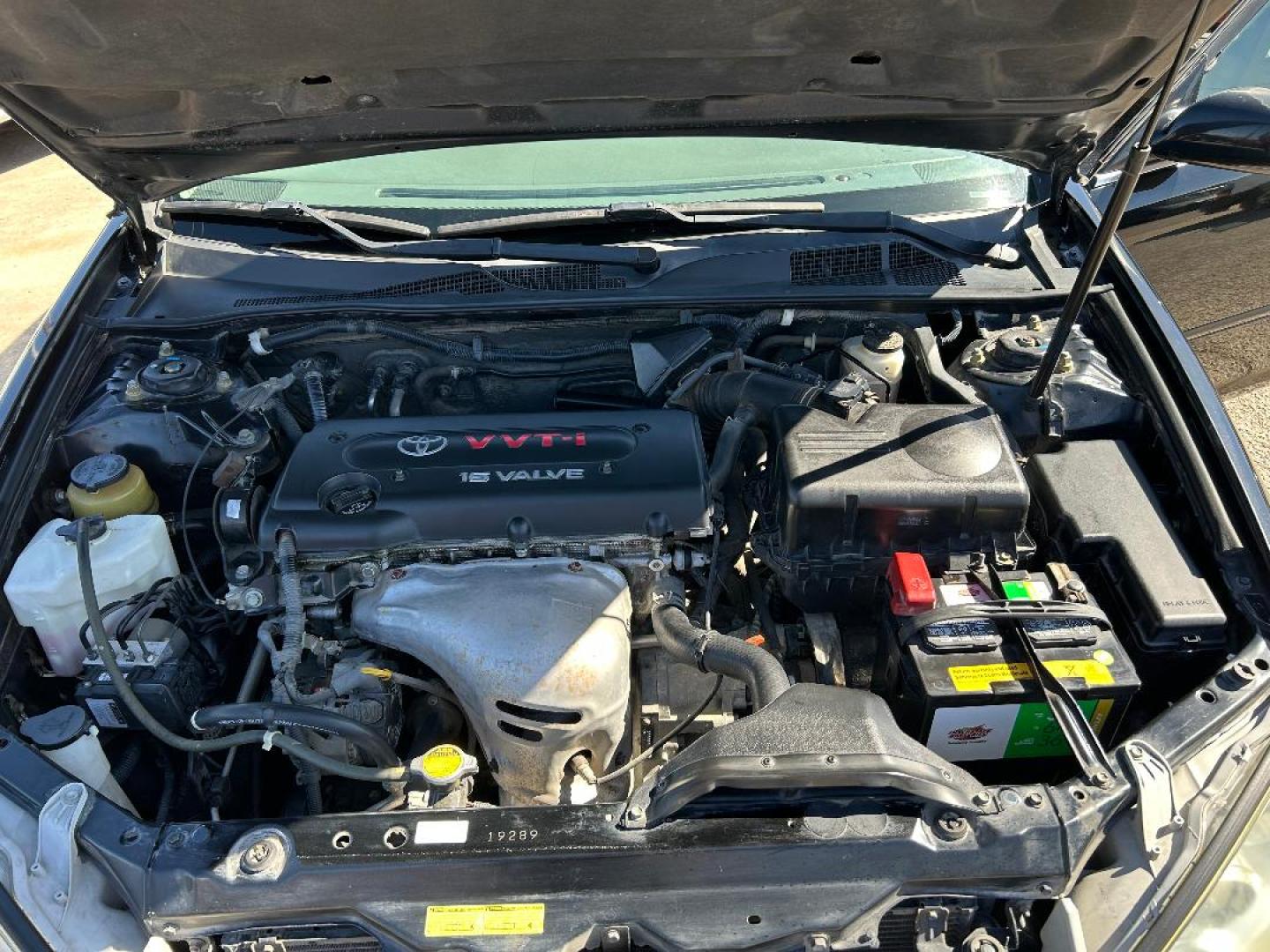 2005 Black /Gray Toyota Camry LE (4T1BE32K65U) with an 2.4L L4 DOHC 16V engine, located at 1687 Business 35 S, New Braunfels, TX, 78130, (830) 625-7159, 29.655487, -98.051491 - Photo#17
