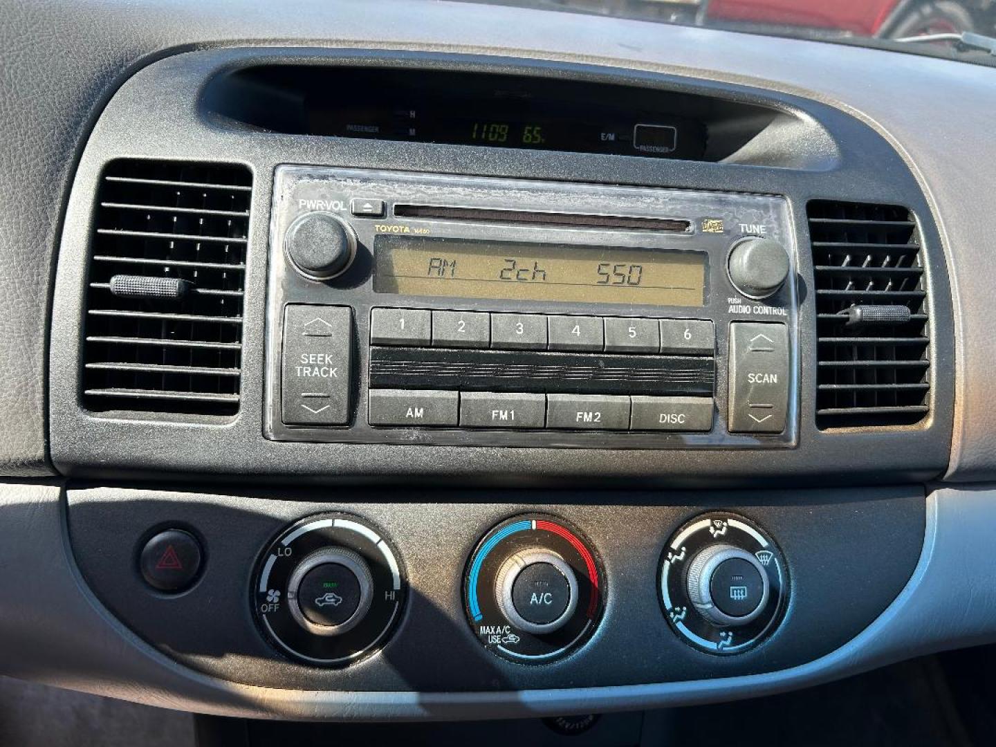 2005 Black /Gray Toyota Camry LE (4T1BE32K65U) with an 2.4L L4 DOHC 16V engine, located at 1687 Business 35 S, New Braunfels, TX, 78130, (830) 625-7159, 29.655487, -98.051491 - Photo#10