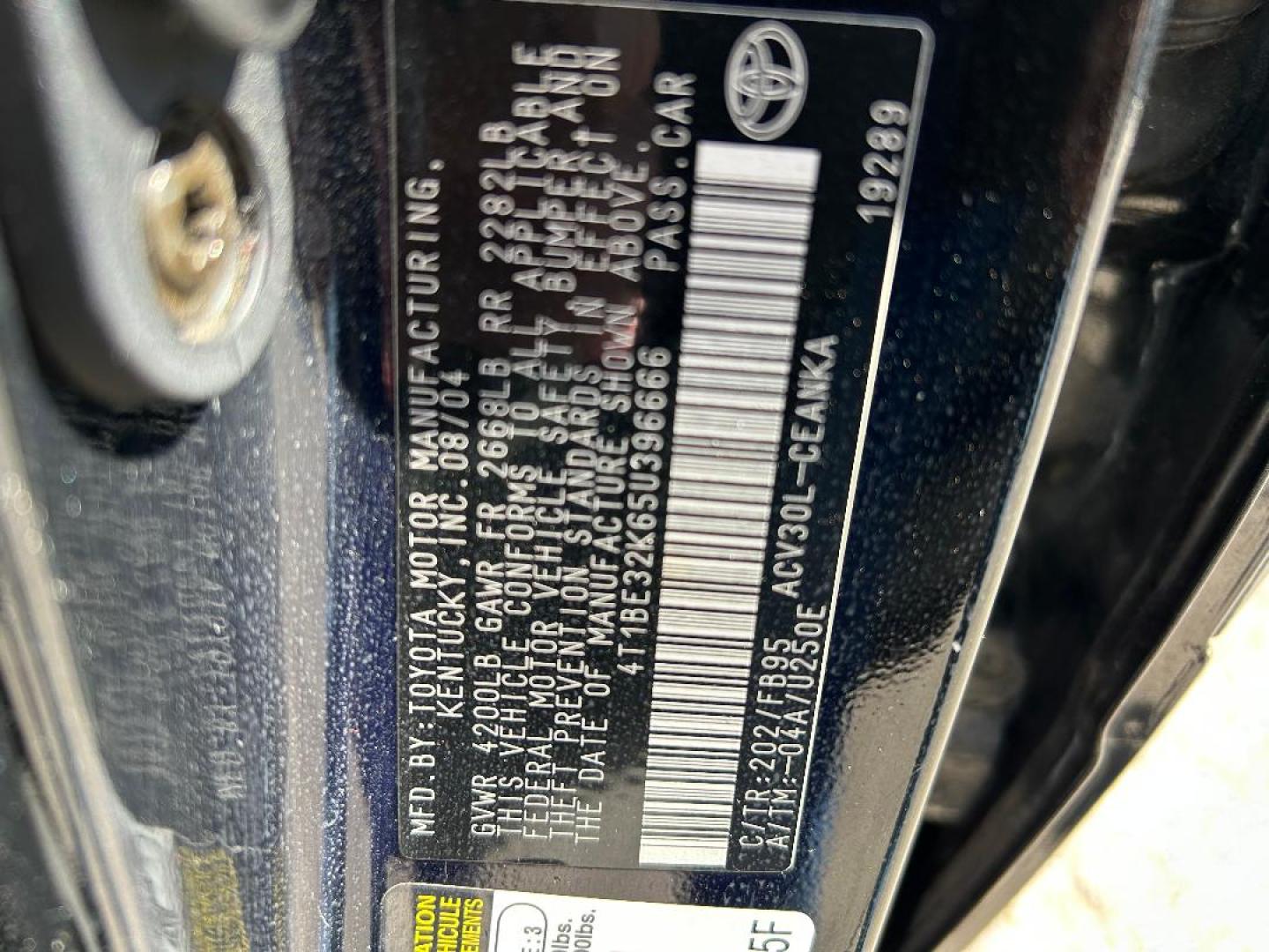 2005 Black /Gray Toyota Camry LE (4T1BE32K65U) with an 2.4L L4 DOHC 16V engine, located at 1687 Business 35 S, New Braunfels, TX, 78130, (830) 625-7159, 29.655487, -98.051491 - Photo#18