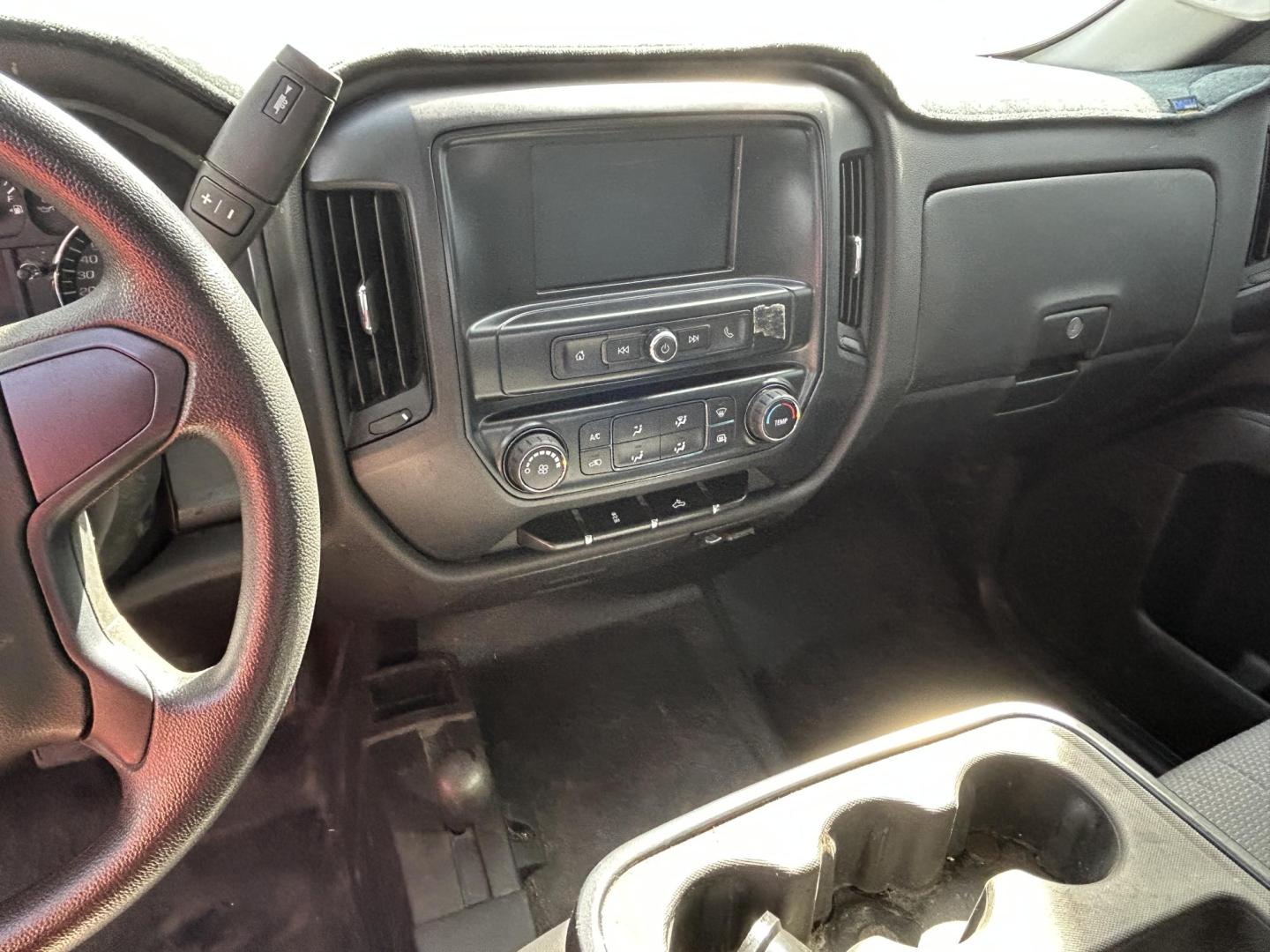 2019 White /Gray Chevrolet Silverado 2500HD Work Truck Double Cab 4WD (2GB2KREG6K1) with an 6.0L V8 OHV 16V engine, 6A transmission, located at 1687 Business 35 S, New Braunfels, TX, 78130, (830) 625-7159, 29.655487, -98.051491 - Photo#11