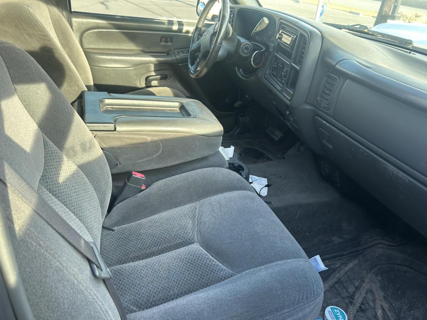 2005 Red Chevrolet Silverado 1500 LS Crew Cab 4WD (2GCEK13T851) with an 5.3L V8 OHV 16V engine, 4-Speed Automatic Overdrive transmission, located at 1687 Business 35 S, New Braunfels, TX, 78130, (830) 625-7159, 29.655487, -98.051491 - Photo#2