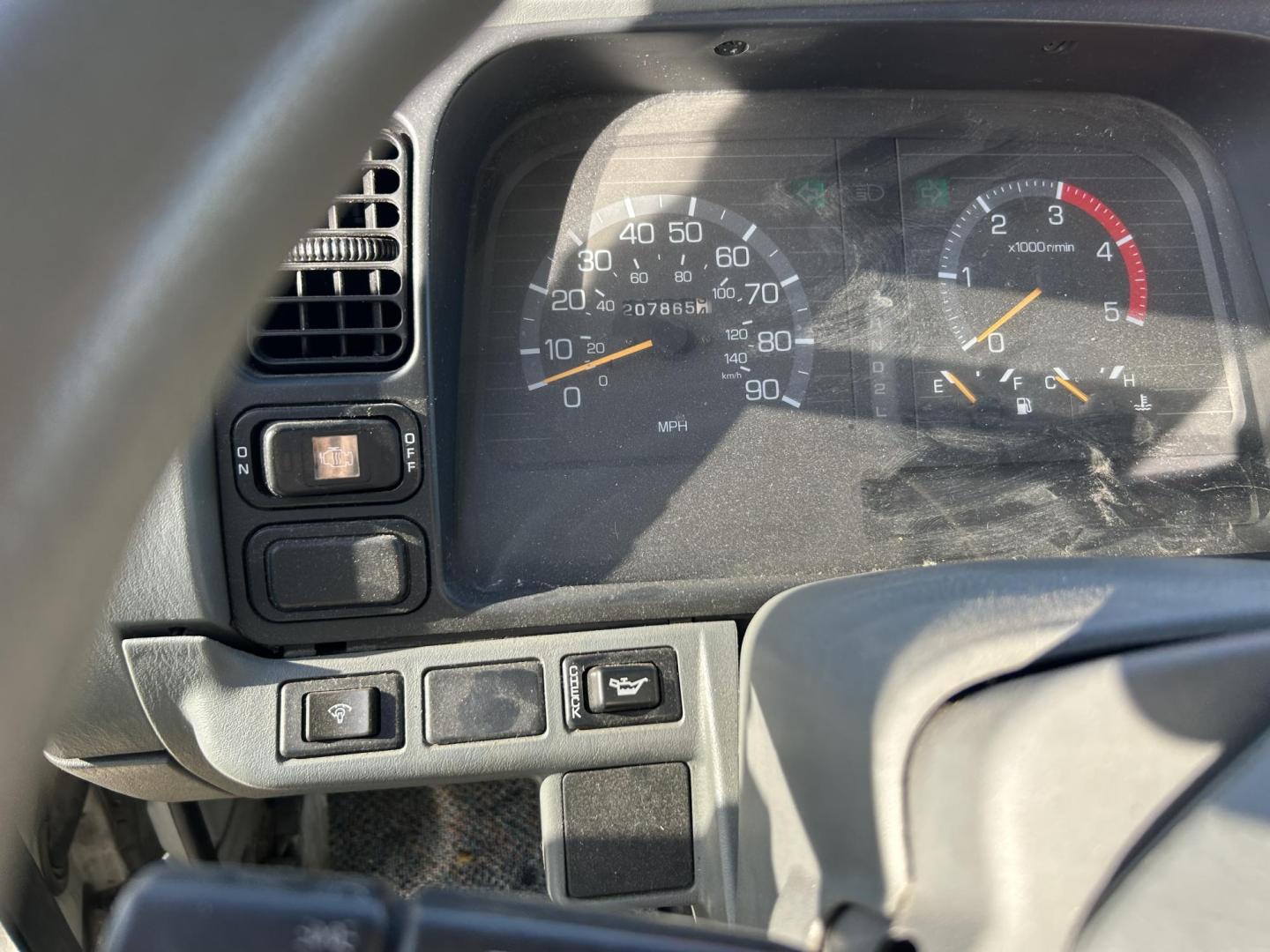 2004 White Mitsubishi Fuso FH210 - (JL6CPE1S54K) with an 4.9L L4 TURBO DIESEL engine, located at 1687 Business 35 S, New Braunfels, TX, 78130, (830) 625-7159, 29.655487, -98.051491 - Photo#10