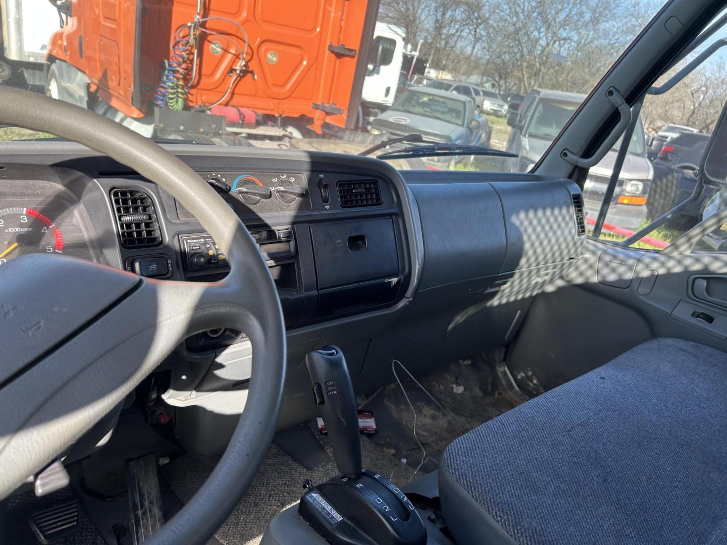 2004 White Mitsubishi Fuso FH210 - (JL6CPE1S54K) with an 4.9L L4 TURBO DIESEL engine, located at 1687 Business 35 S, New Braunfels, TX, 78130, (830) 625-7159, 29.655487, -98.051491 - Photo#12