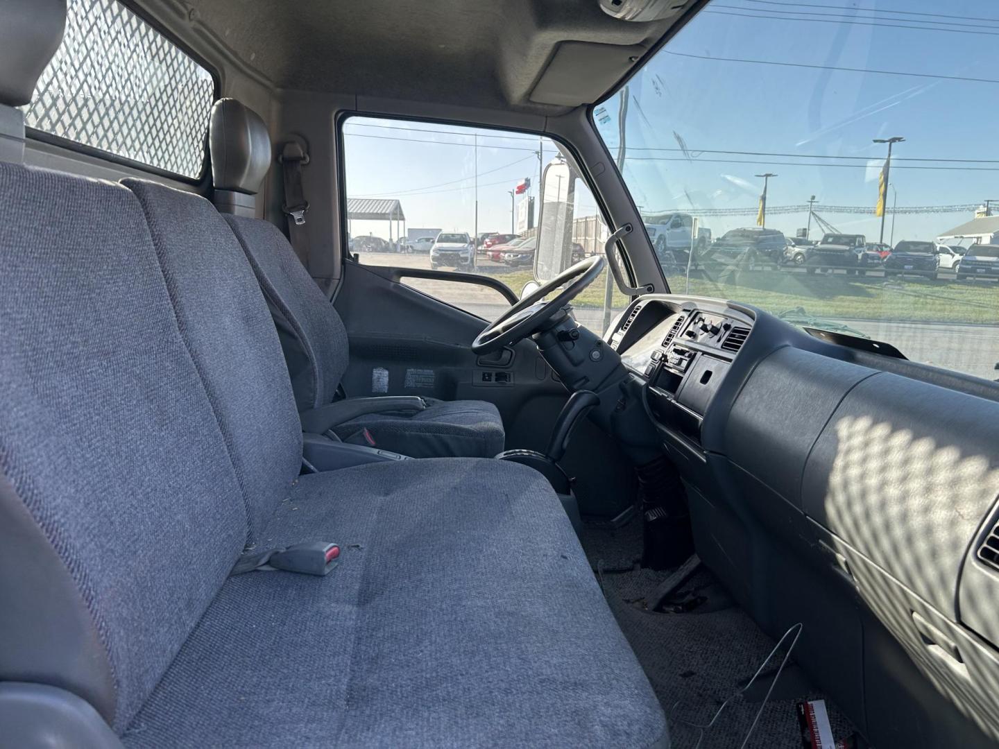 2004 White Mitsubishi Fuso FH210 - (JL6CPE1S54K) with an 4.9L L4 TURBO DIESEL engine, located at 1687 Business 35 S, New Braunfels, TX, 78130, (830) 625-7159, 29.655487, -98.051491 - Photo#2