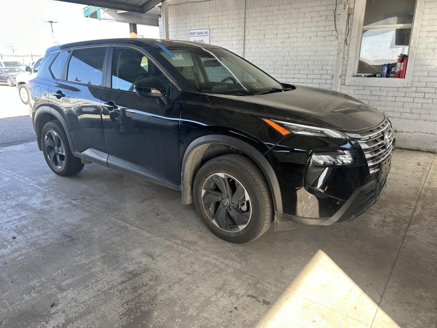 2024 Black Nissan Rogue SV (JN8BT3BA2RW) with an 2.5L L4 DOHC 16V engine, CVT transmission, located at 1687 Business 35 S, New Braunfels, TX, 78130, (830) 625-7159, 29.655487, -98.051491 - Photo#2