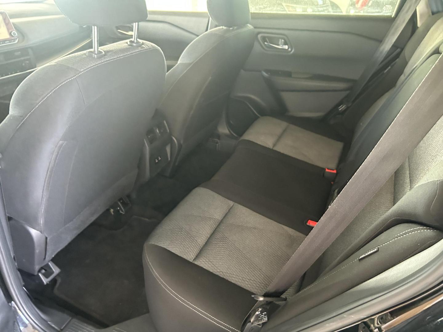 2024 Black Nissan Rogue SV (JN8BT3BA2RW) with an 2.5L L4 DOHC 16V engine, CVT transmission, located at 1687 Business 35 S, New Braunfels, TX, 78130, (830) 625-7159, 29.655487, -98.051491 - Photo#9