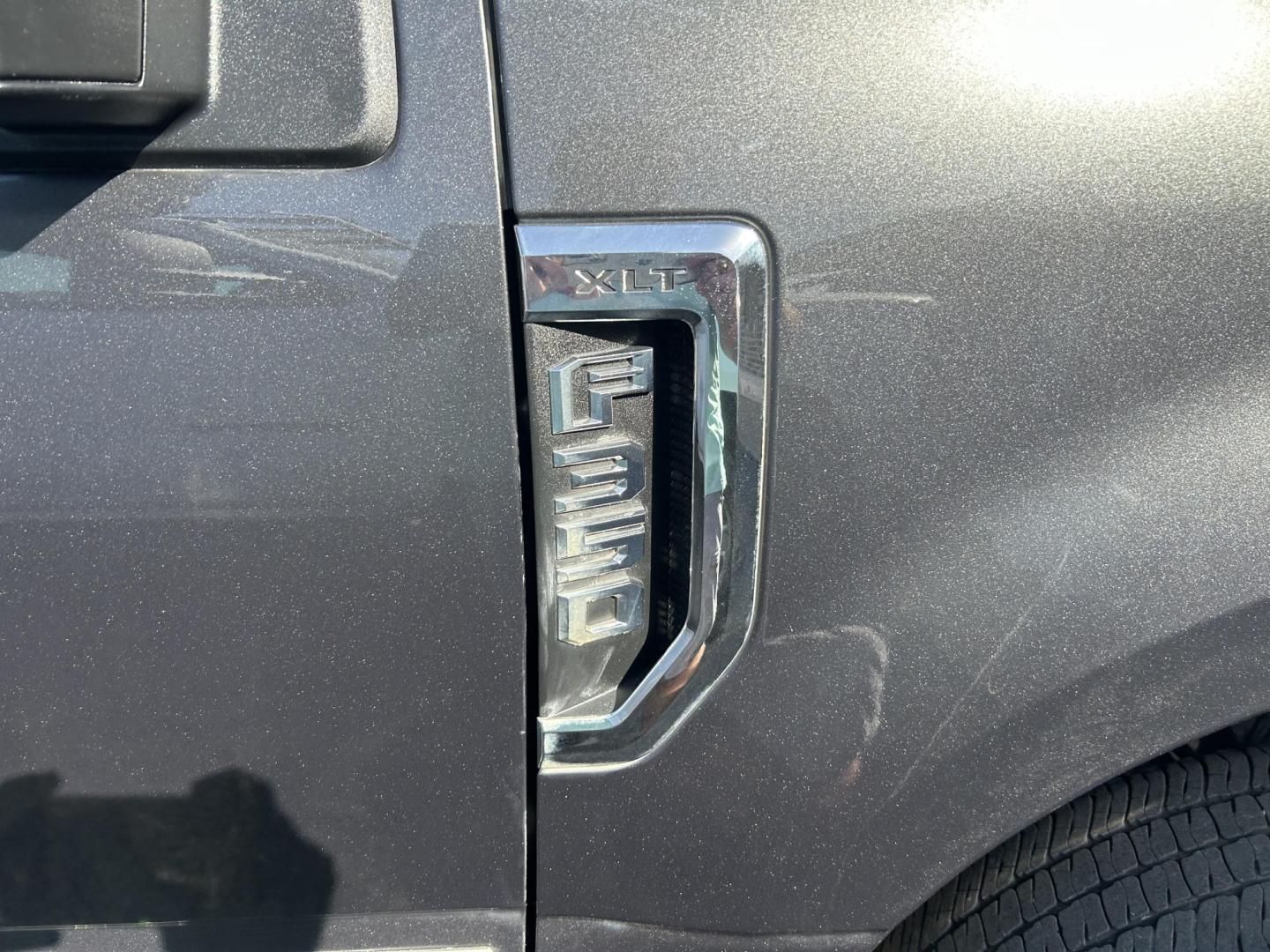 2018 Grey Ford F-350 SD XLT SuperCab Long Bed DRW 4WD (1FD8X3HT0JE) with an 6.7L V8 OHV 16V DIESEL engine, 6A transmission, located at 1687 Business 35 S, New Braunfels, TX, 78130, (830) 625-7159, 29.655487, -98.051491 - Photo#11