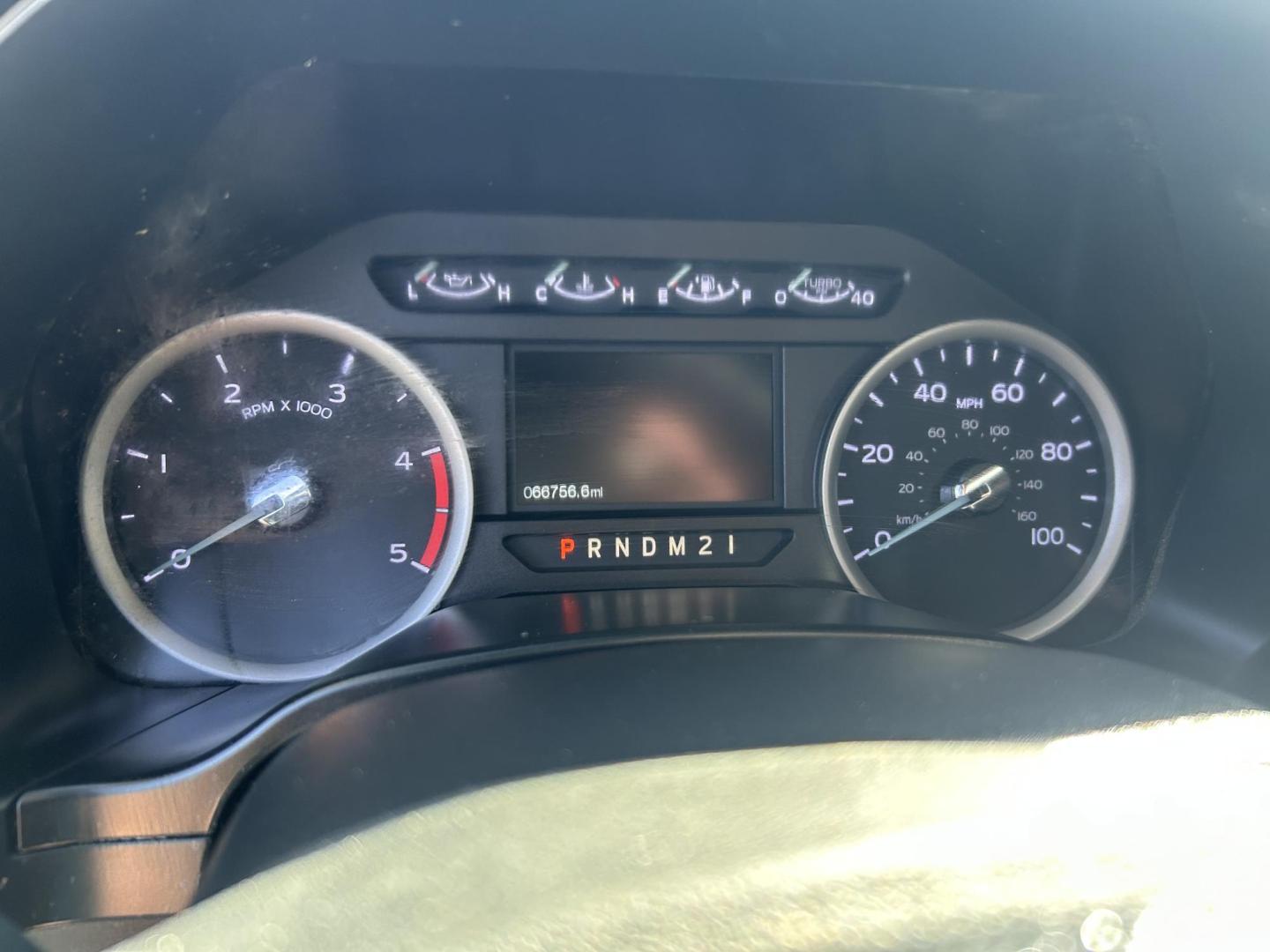 2018 Grey Ford F-350 SD XLT SuperCab Long Bed DRW 4WD (1FD8X3HT0JE) with an 6.7L V8 OHV 16V DIESEL engine, 6A transmission, located at 1687 Business 35 S, New Braunfels, TX, 78130, (830) 625-7159, 29.655487, -98.051491 - Photo#9