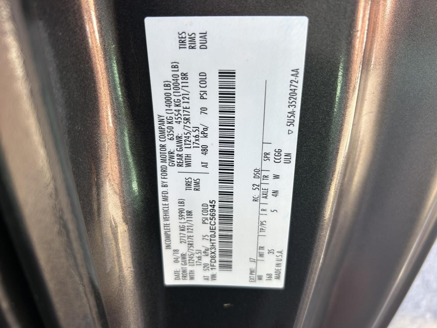 2018 Grey Ford F-350 SD XLT SuperCab Long Bed DRW 4WD (1FD8X3HT0JE) with an 6.7L V8 OHV 16V DIESEL engine, 6A transmission, located at 1687 Business 35 S, New Braunfels, TX, 78130, (830) 625-7159, 29.655487, -98.051491 - Photo#13