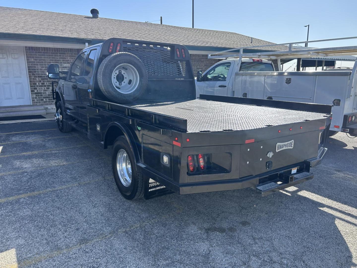 2018 Grey Ford F-350 SD XLT SuperCab Long Bed DRW 4WD (1FD8X3HT0JE) with an 6.7L V8 OHV 16V DIESEL engine, 6A transmission, located at 1687 Business 35 S, New Braunfels, TX, 78130, (830) 625-7159, 29.655487, -98.051491 - Photo#1