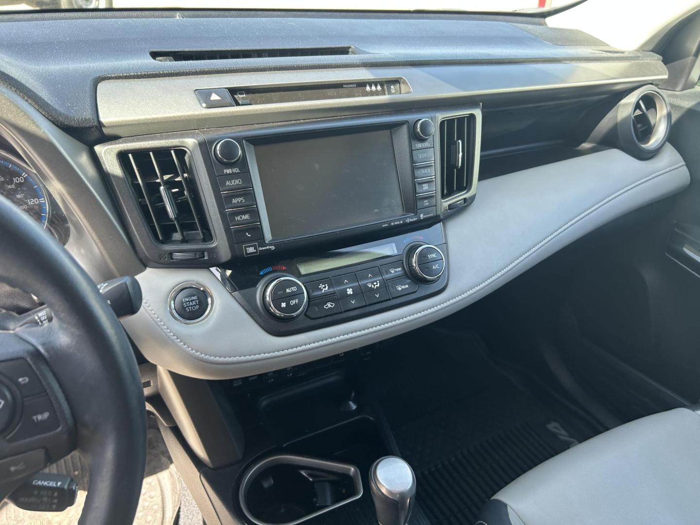 2018 Grey Toyota RAV4 Limited FWD (2T3YFREV3JW) with an 2.5L L4 DOHC 16V engine, 6A transmission, located at 1687 Business 35 S, New Braunfels, TX, 78130, (830) 625-7159, 29.655487, -98.051491 - Photo#10
