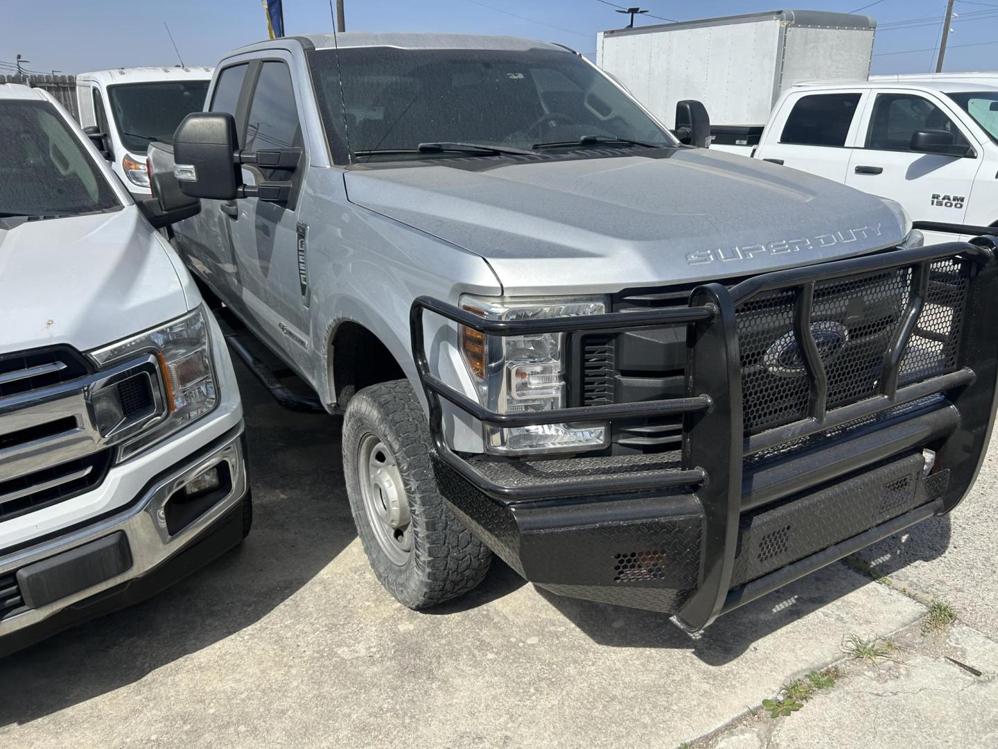 2019 Silver /Gray Ford F-250 SD XLT Crew Cab Long Bed 4WD (1FT7W2BT9KE) with an 6.7L V8 OHV 16V DIESEL engine, 6A transmission, located at 1687 Business 35 S, New Braunfels, TX, 78130, (830) 625-7159, 29.655487, -98.051491 - Photo#1