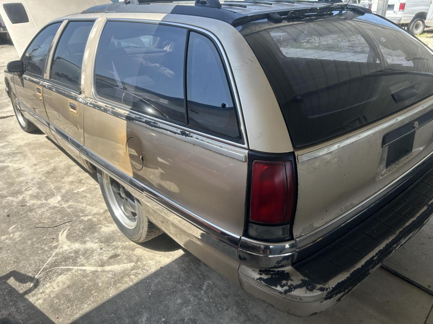 1994 Tan Buick Roadmaster Wagon Estate (1G4BR82P9RR) with an 5.7L V8 OHV 16V engine, 4-Speed Automatic Overdrive transmission, located at 1687 Business 35 S, New Braunfels, TX, 78130, (830) 625-7159, 29.655487, -98.051491 - Photo#8