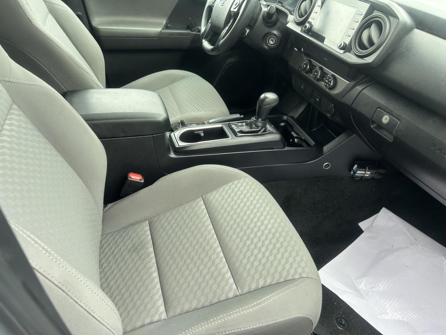 2021 White Toyota Tacoma SR5 Access Cab I4 6AT 2WD (3TYRX5GN1MT) with an 2.7L L4 DOHC 16V engine, 6A transmission, located at 1687 Business 35 S, New Braunfels, TX, 78130, (830) 625-7159, 29.655487, -98.051491 - Photo#6