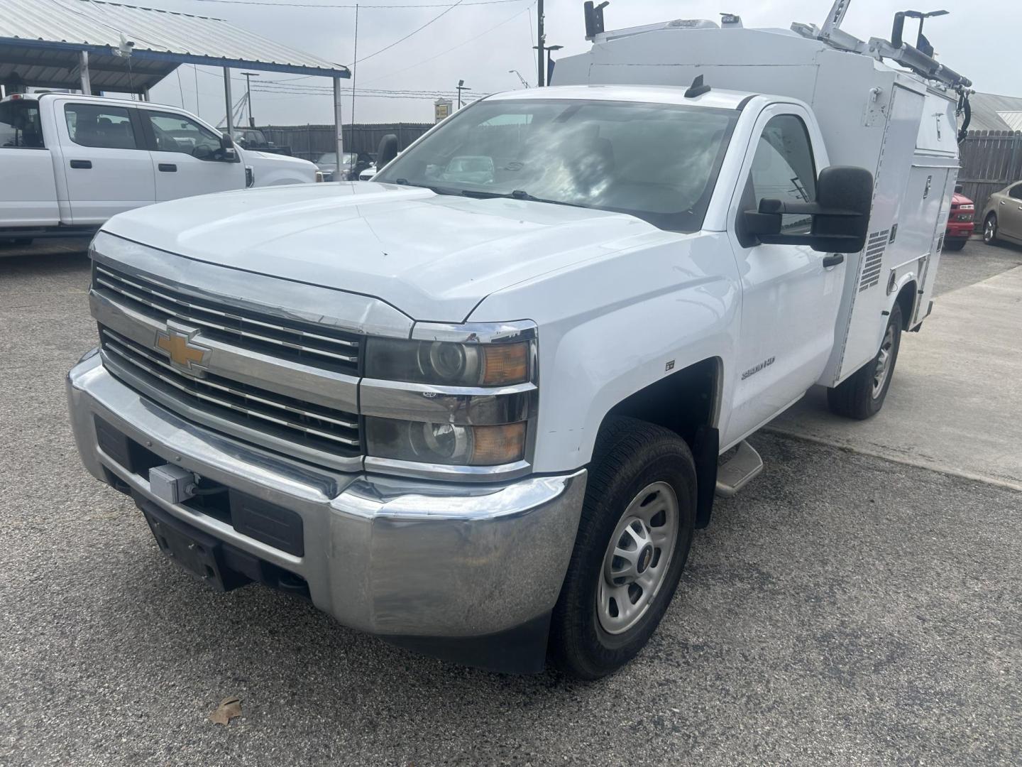 2016 Chevrolet Silverado 3500HD Work Truck Long Box 2WD (1GB3CYCG0GZ) with an 6.0L V8 OHV 16V FFV engine, 6A transmission, located at 1687 Business 35 S, New Braunfels, TX, 78130, (830) 625-7159, 29.655487, -98.051491 - Photo#0